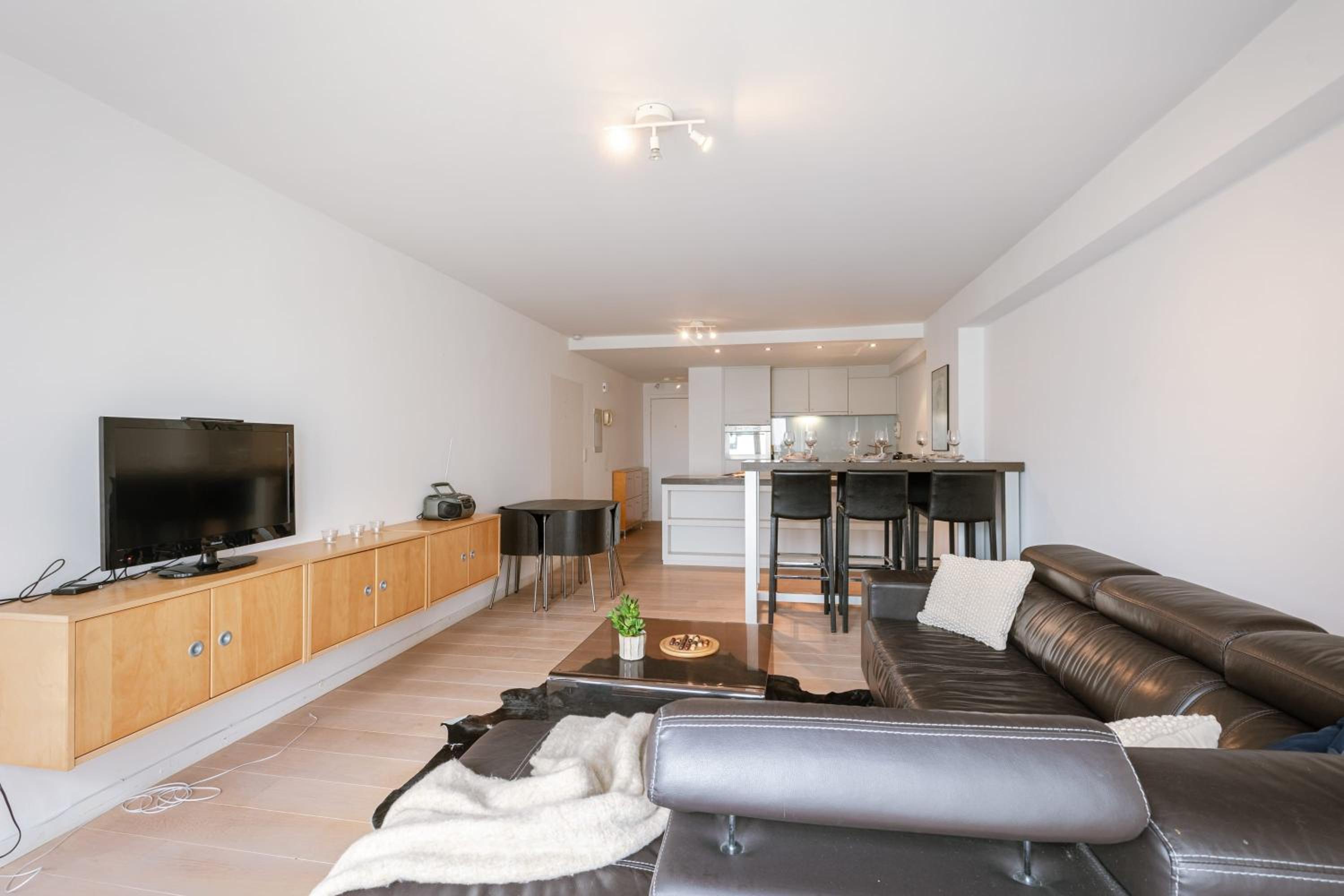 Huswell - Beachside 3-Bedroom Duplex Near Sea