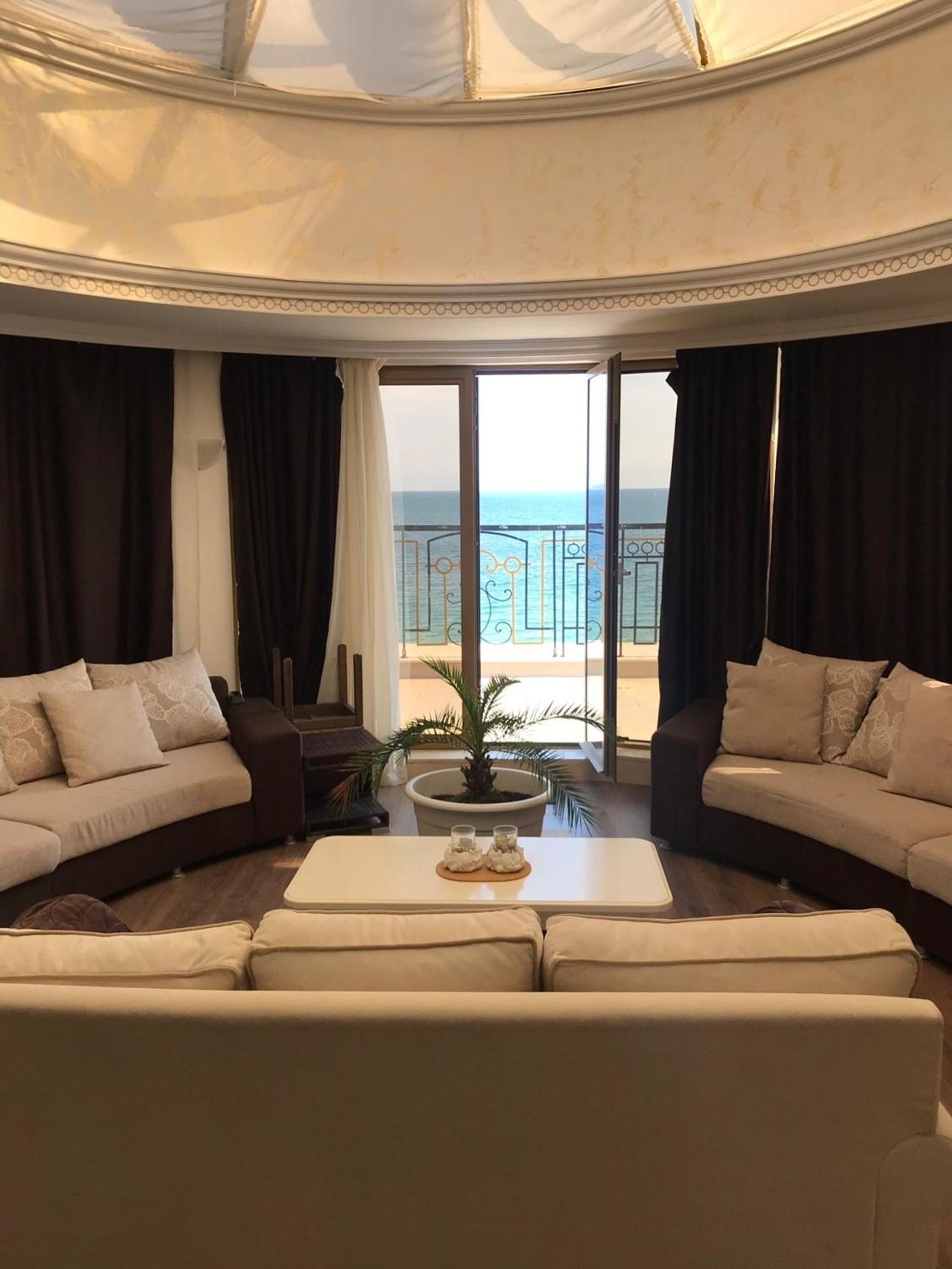 Penthouse Happy Moments view 2