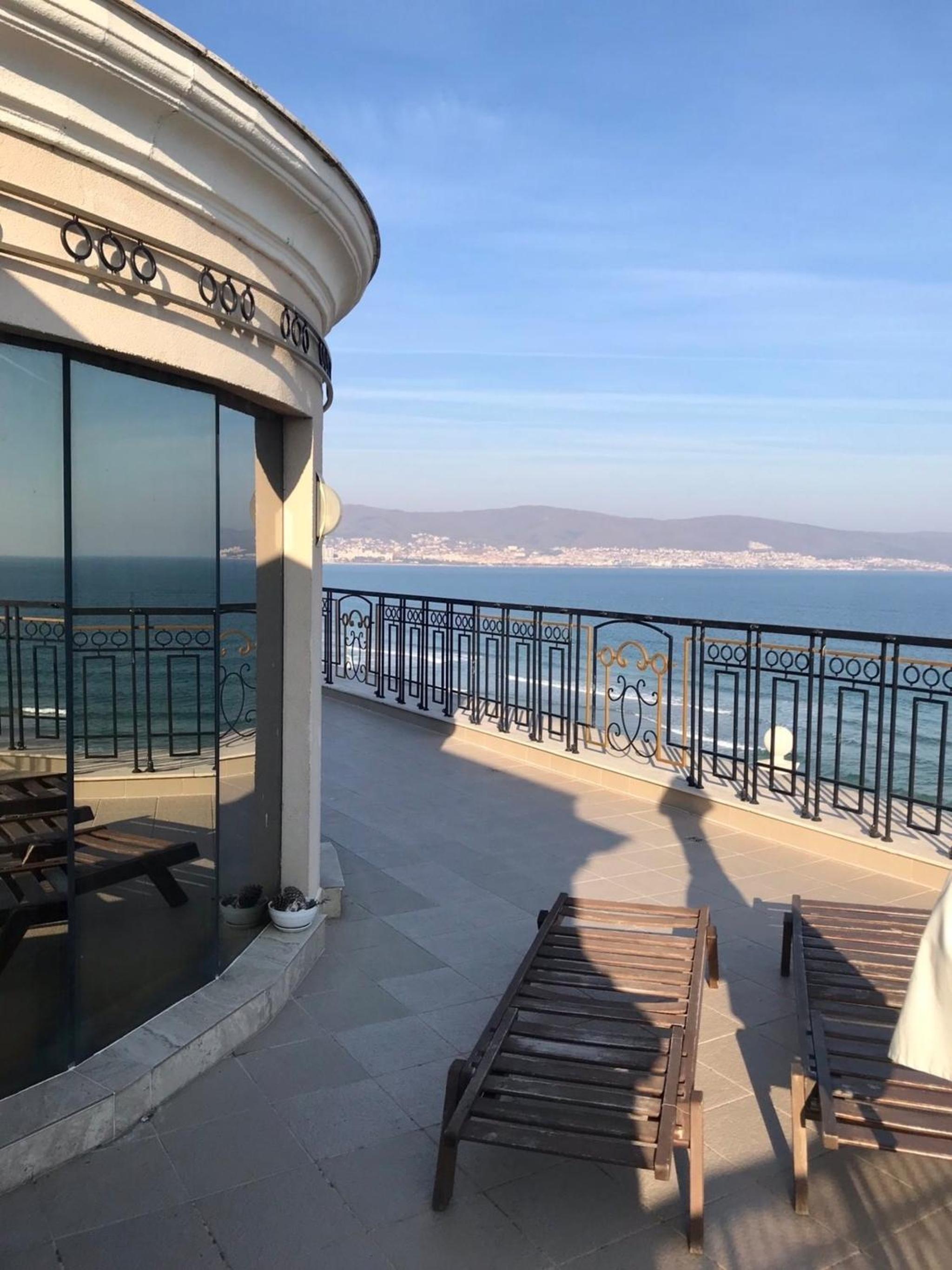 Penthouse Happy Moments view 5