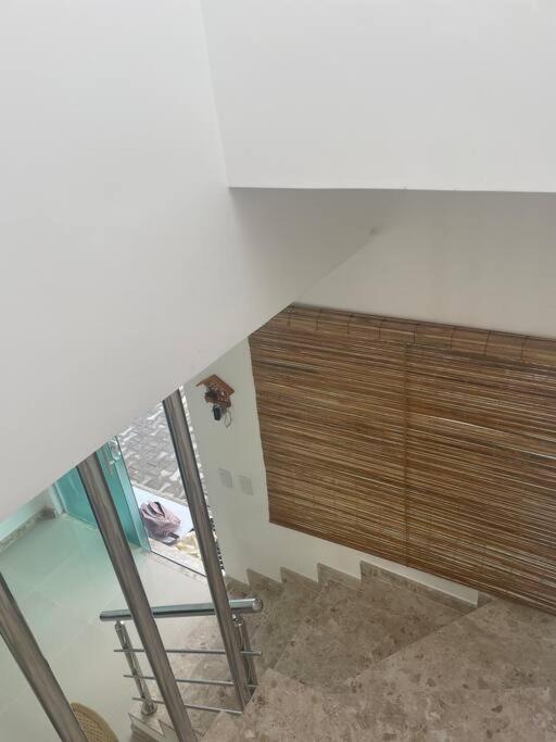 Casa Climatizada Duas Suítes, Perto da Praia