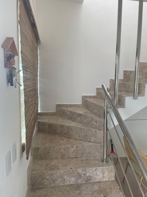 Casa Climatizada Duas Suítes, Perto da Praia