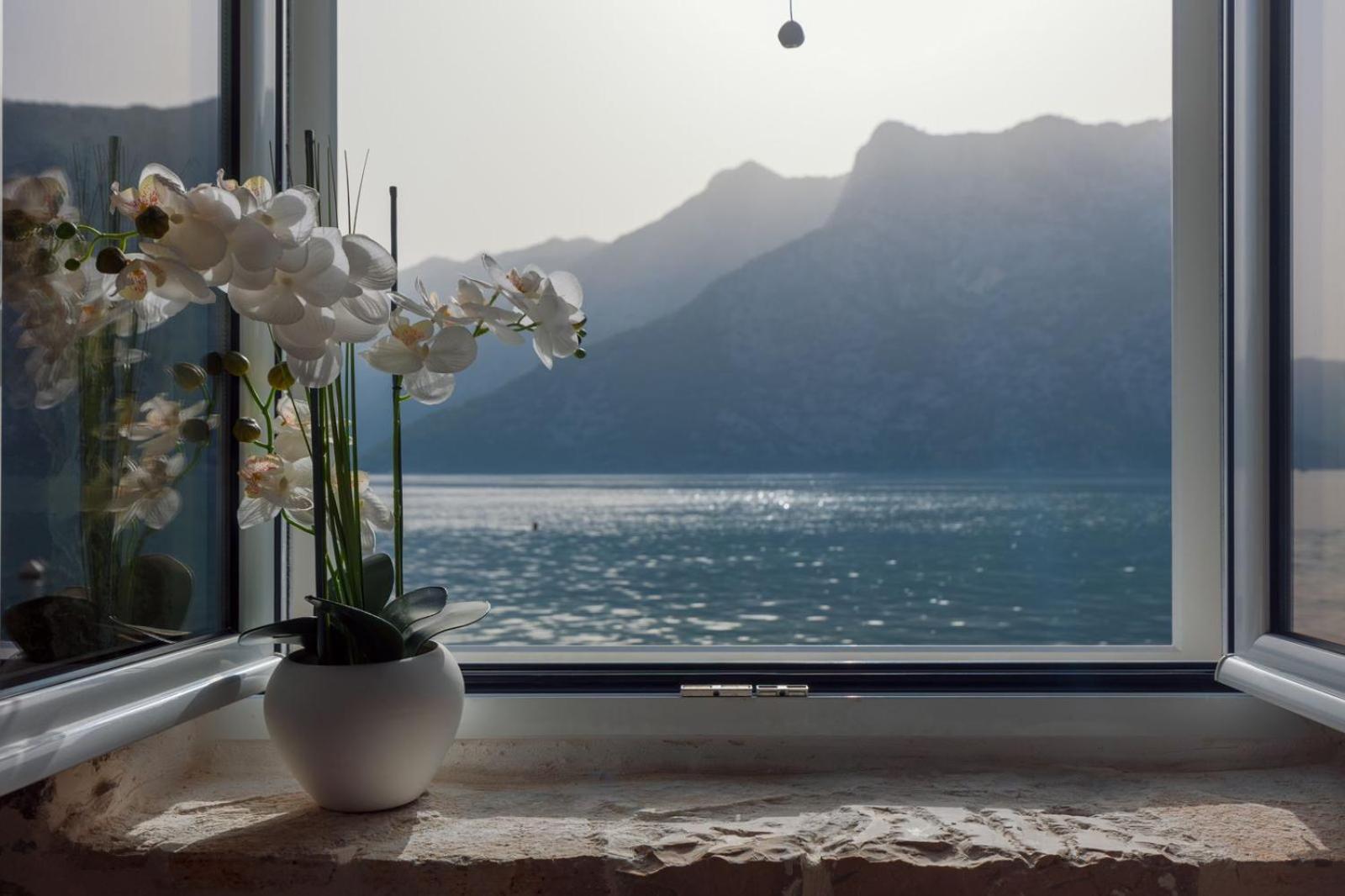 Stone sea apartment view 2