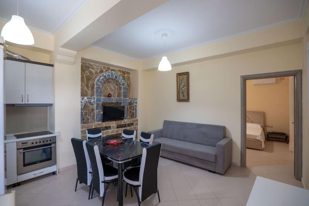 Villa Asllani ap1