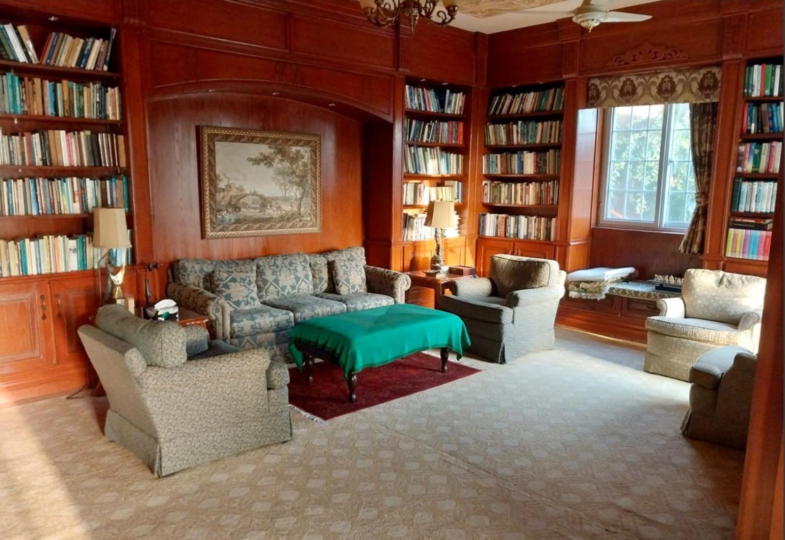 Italian Manor view 5