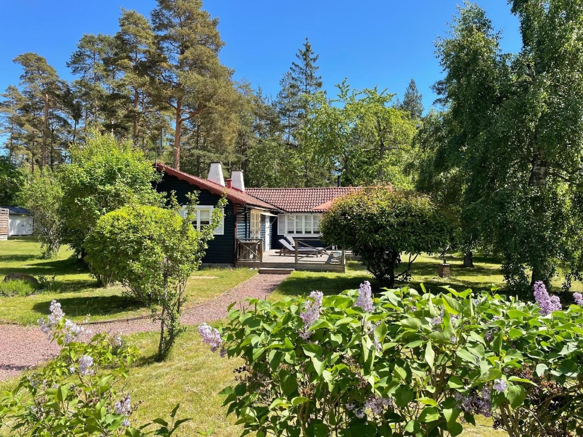 Schönes Ferienhaus mit Garten, Terrasse und Grill view 3