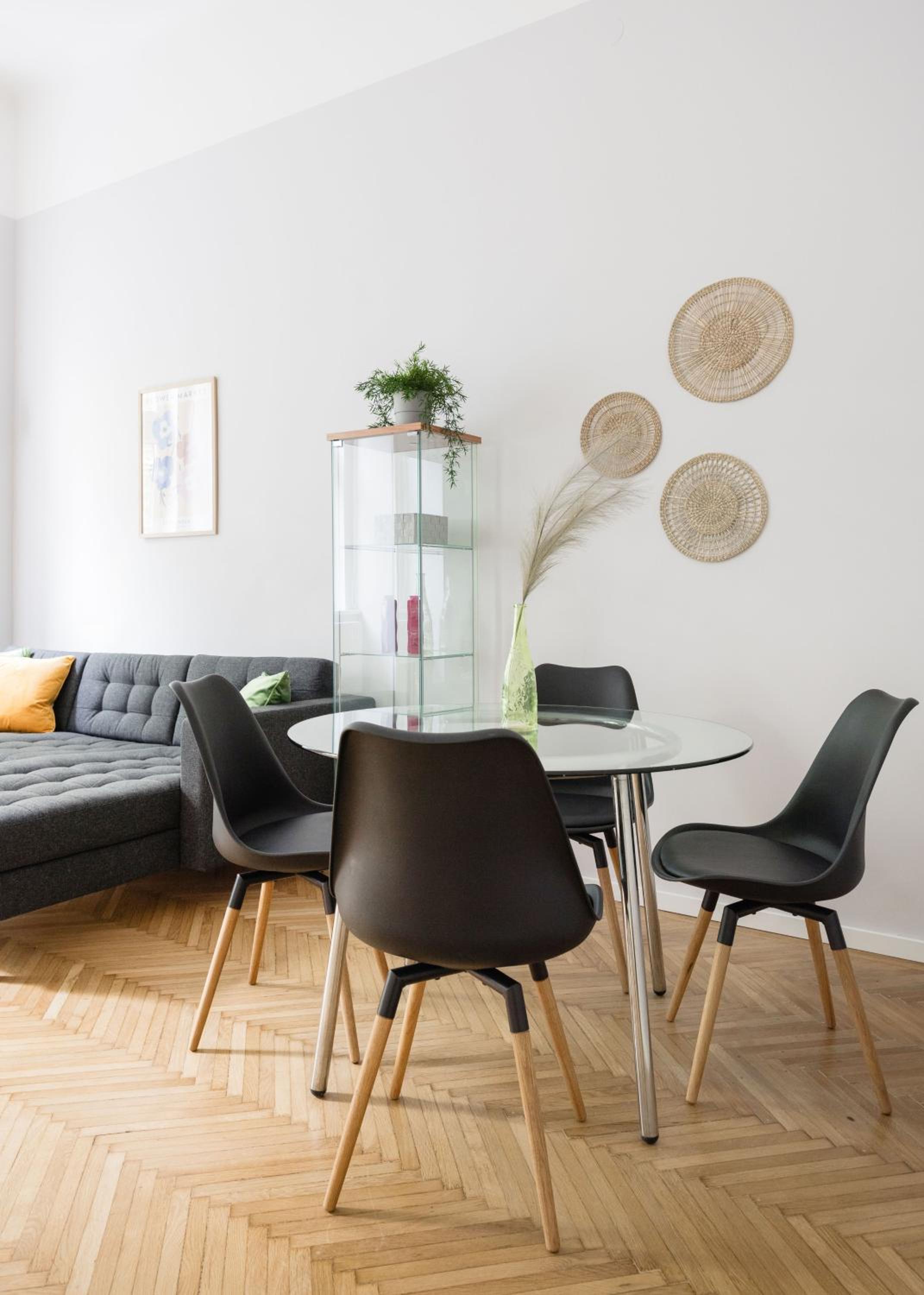 Serene and spacious apartment in the centre view 4