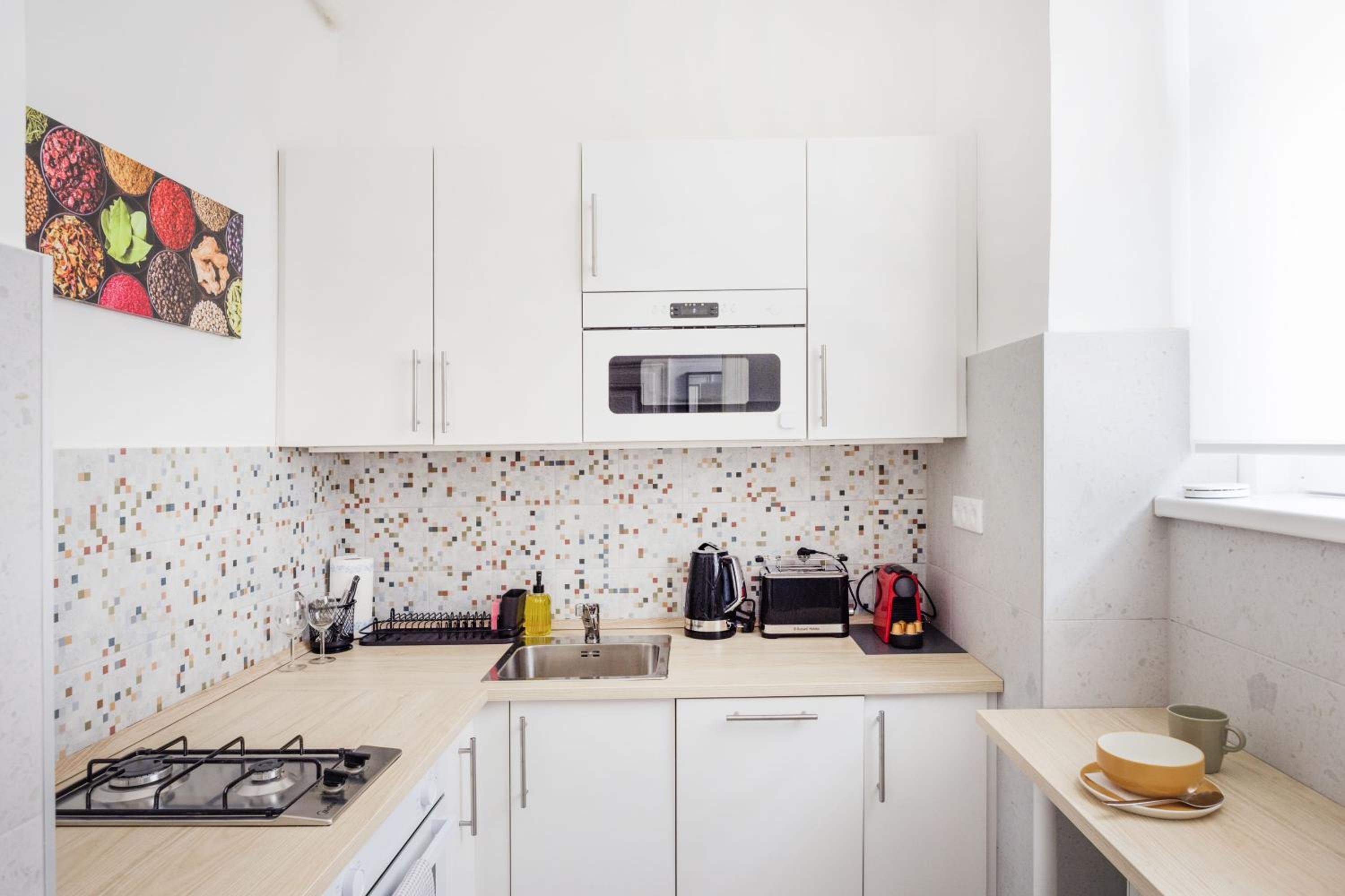 Serene and spacious apartment in the centre view 2
