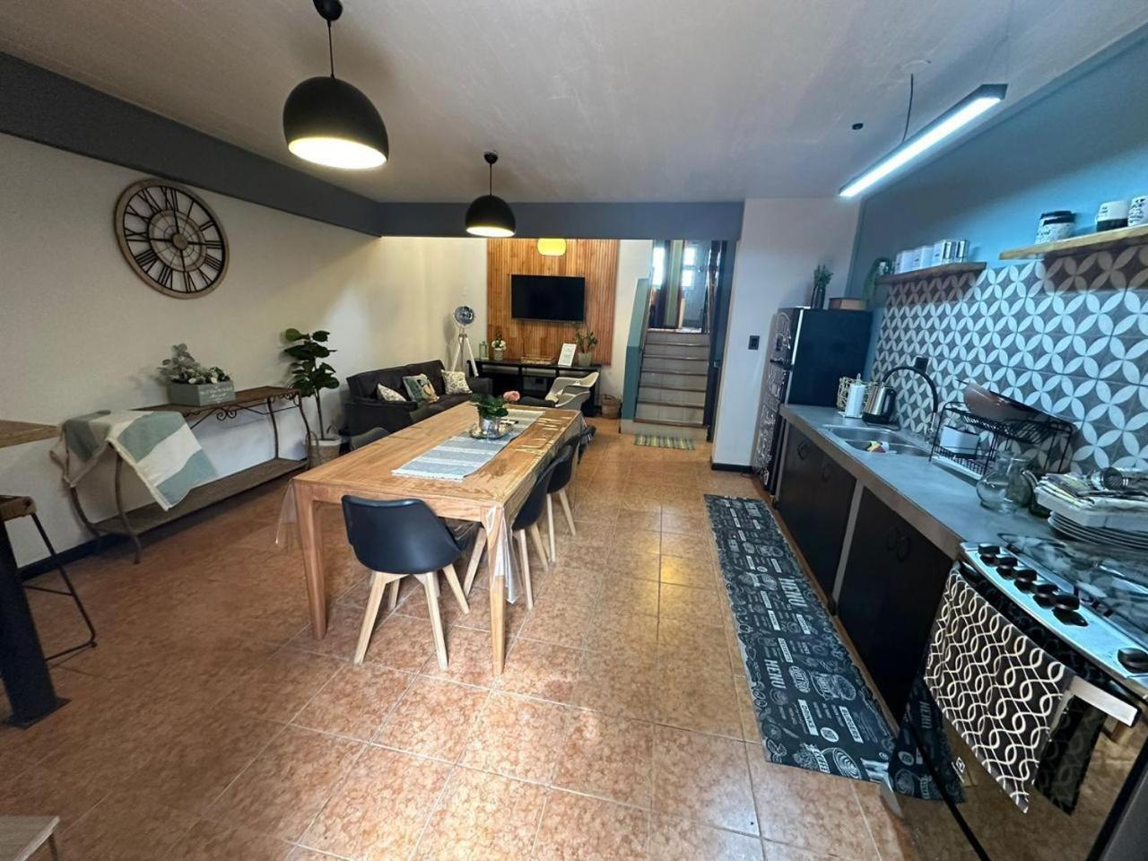 Casa en la costanera con vista al río