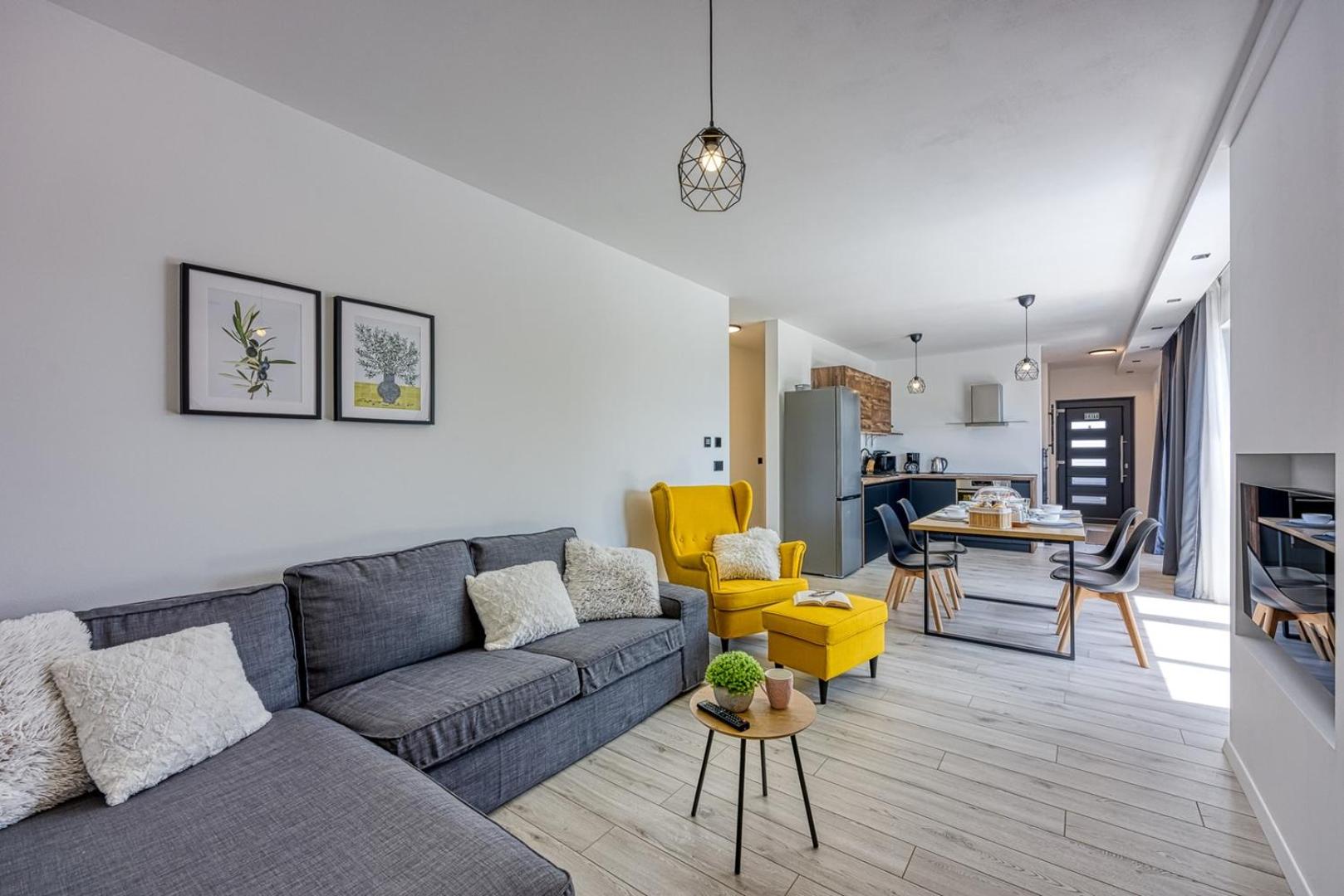 Modern apartment Ana with Jacuzzi and Pool