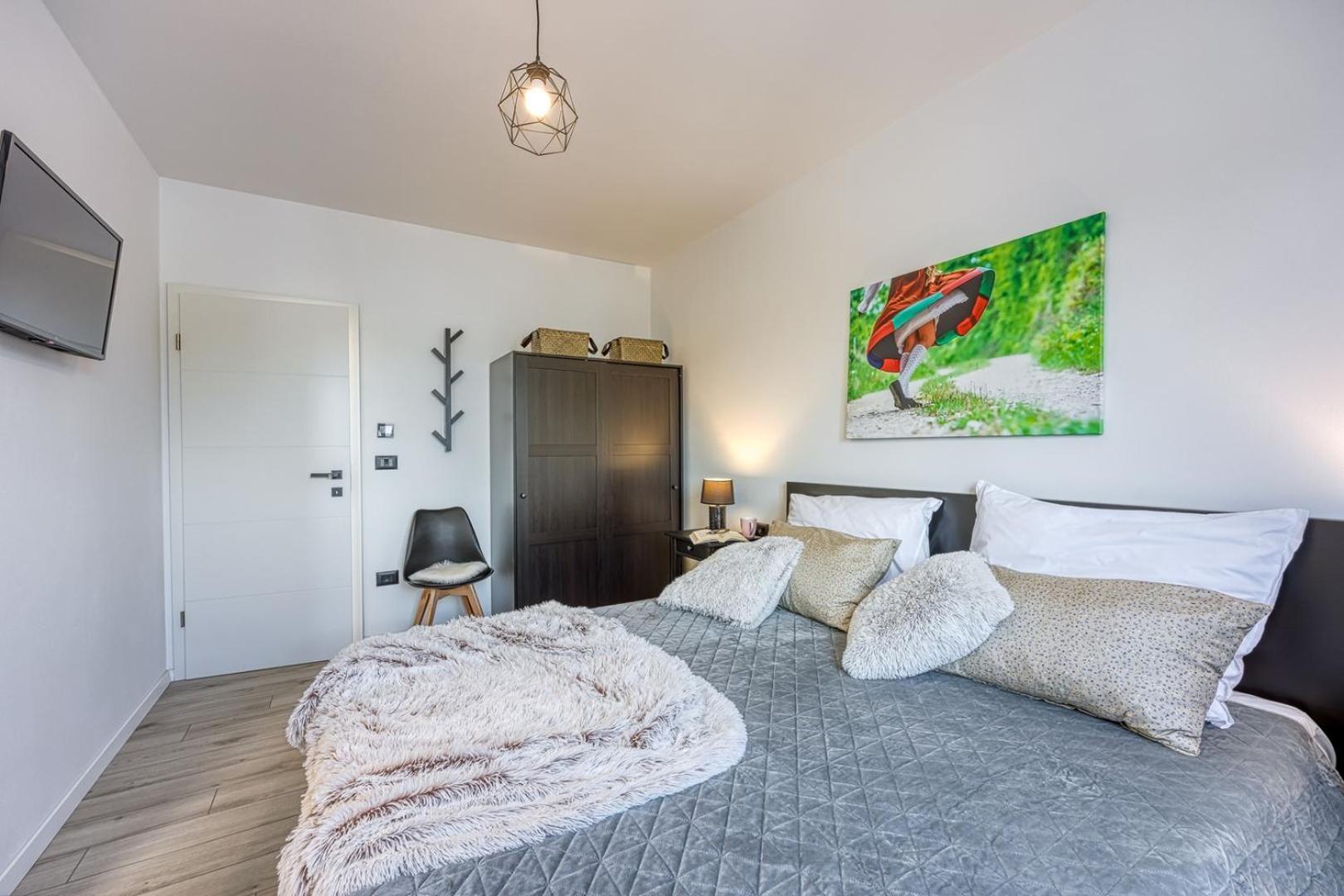 Modern apartment Ana with Jacuzzi and Pool