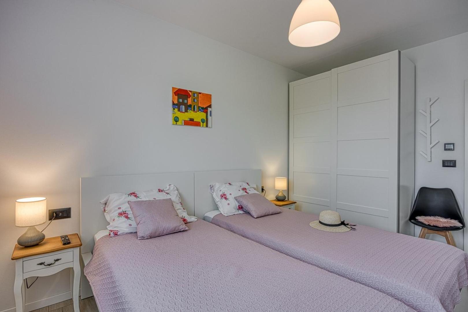 Modern apartment Ana with Jacuzzi and Pool