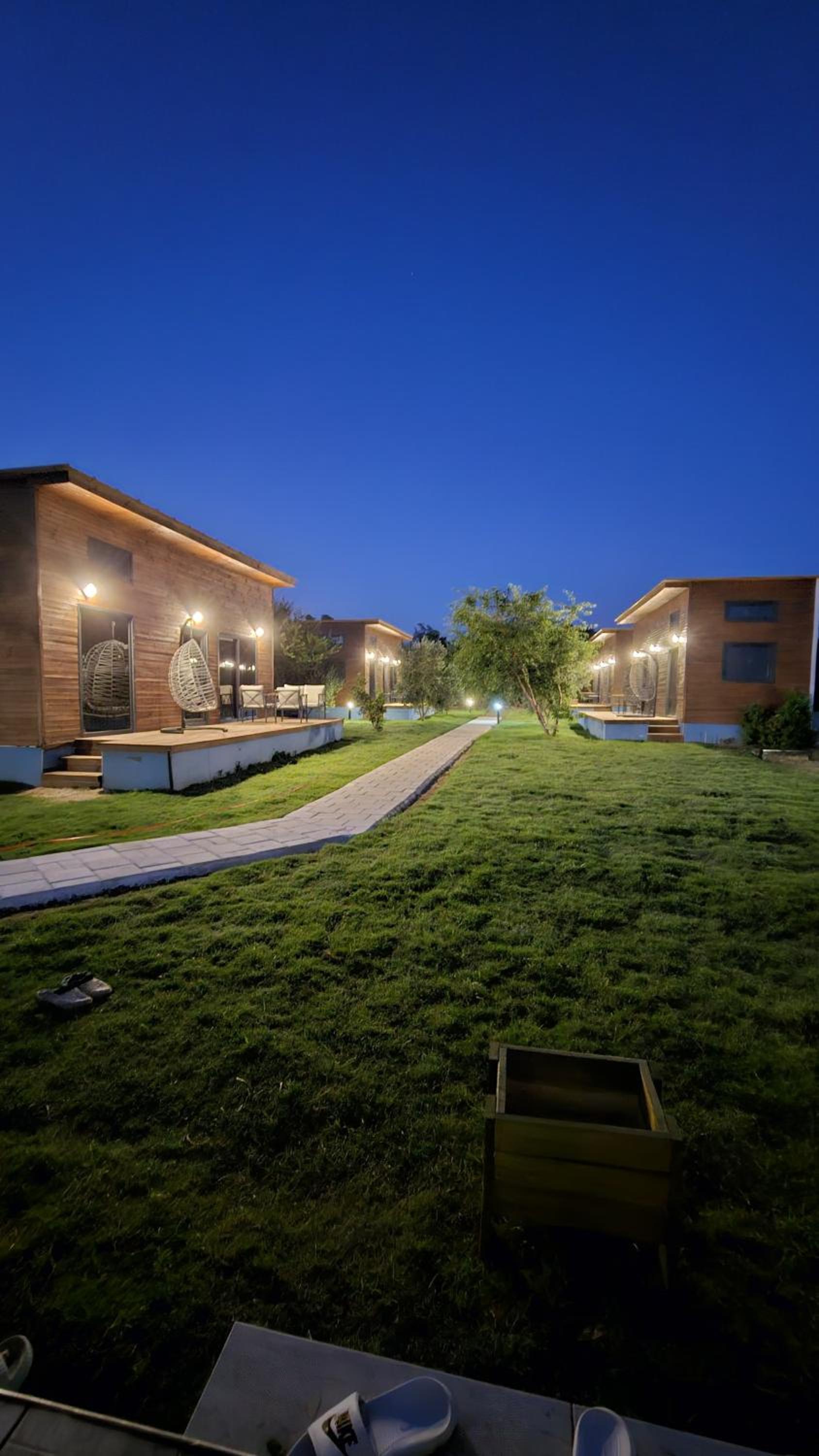 Orange Bungalow Evleri