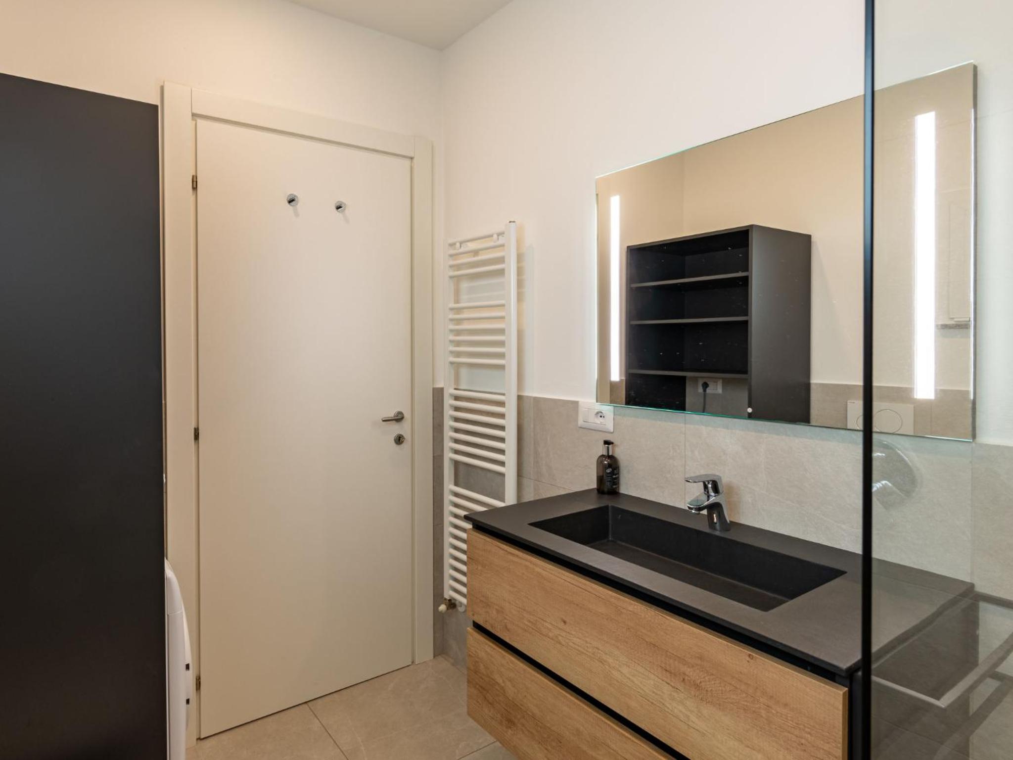 Apartment Lakeview Terrace by Interhome