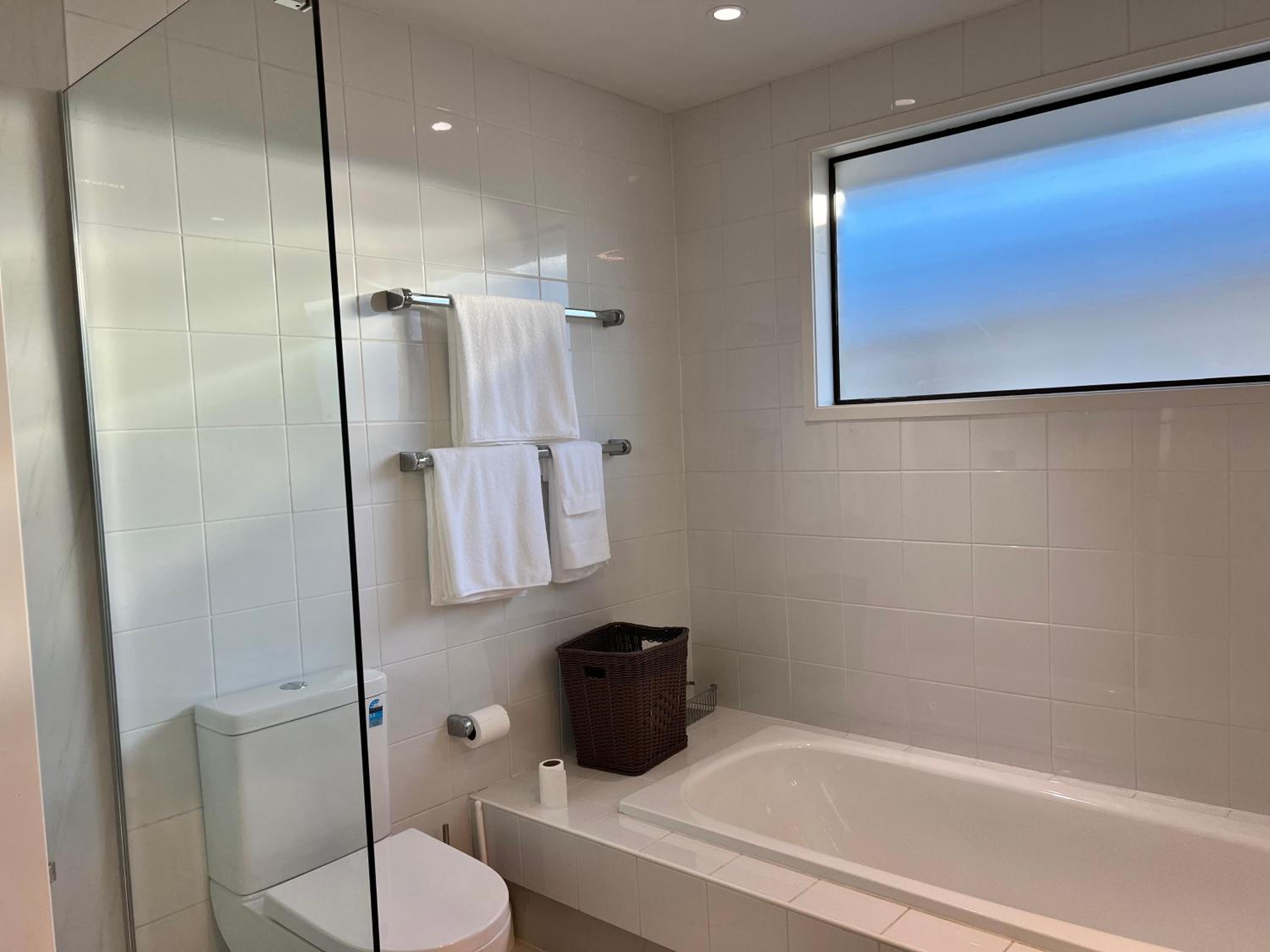 Cosy villa in North Shore minutes from CBD view 3