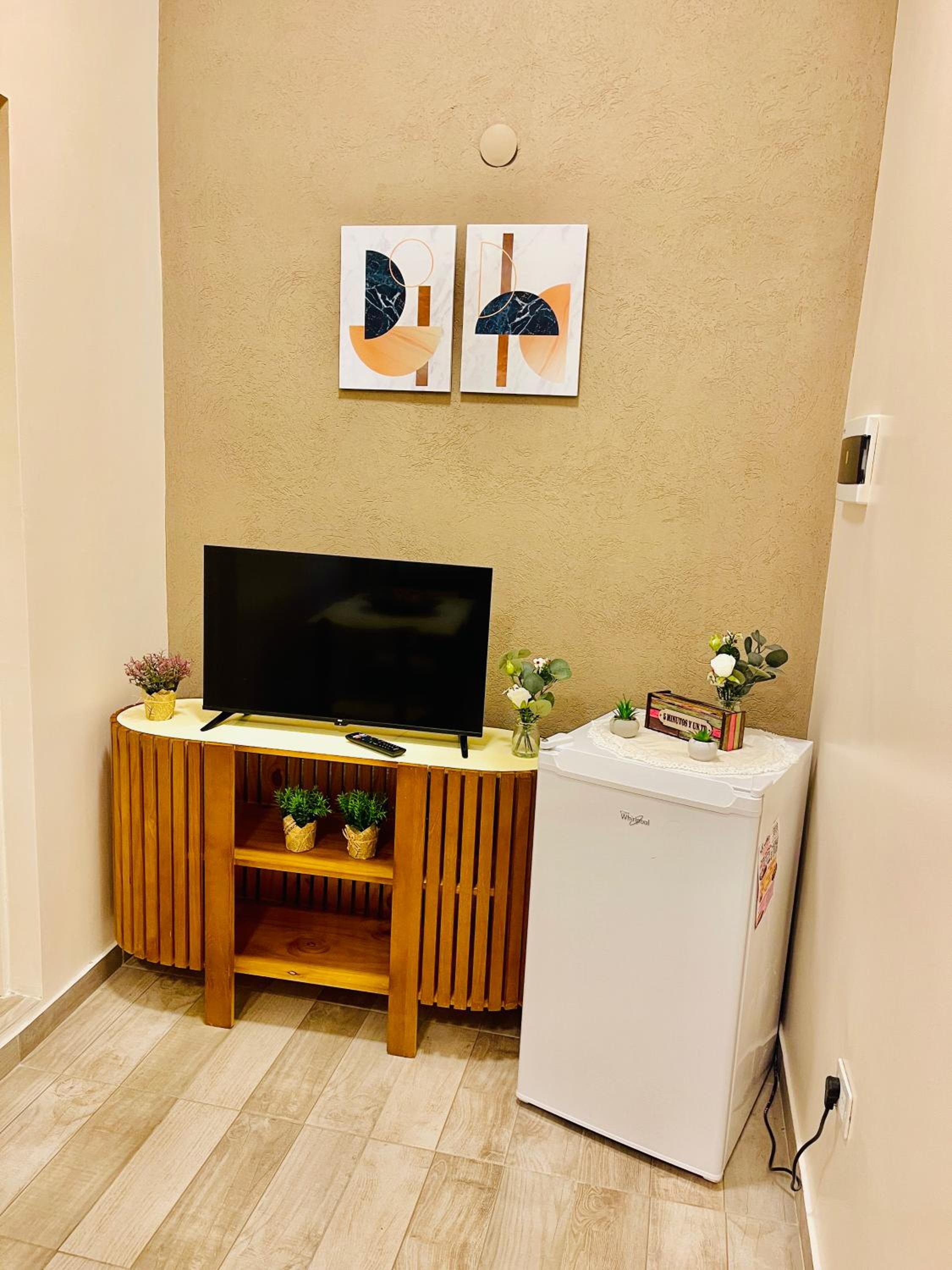 Departamento Moderno, equipado en Vicente Lopez , Ideal River Plate ,Tecnópolis ,100 metros del tren