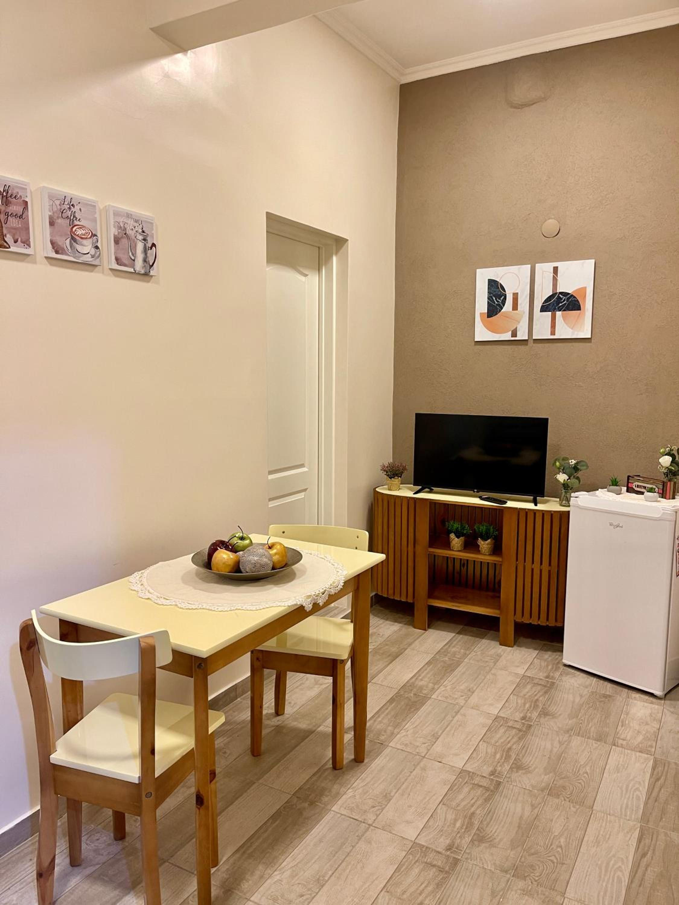 Departamento Moderno, equipado en Vicente Lopez , Ideal River Plate ,Tecnópolis ,100 metros del tren