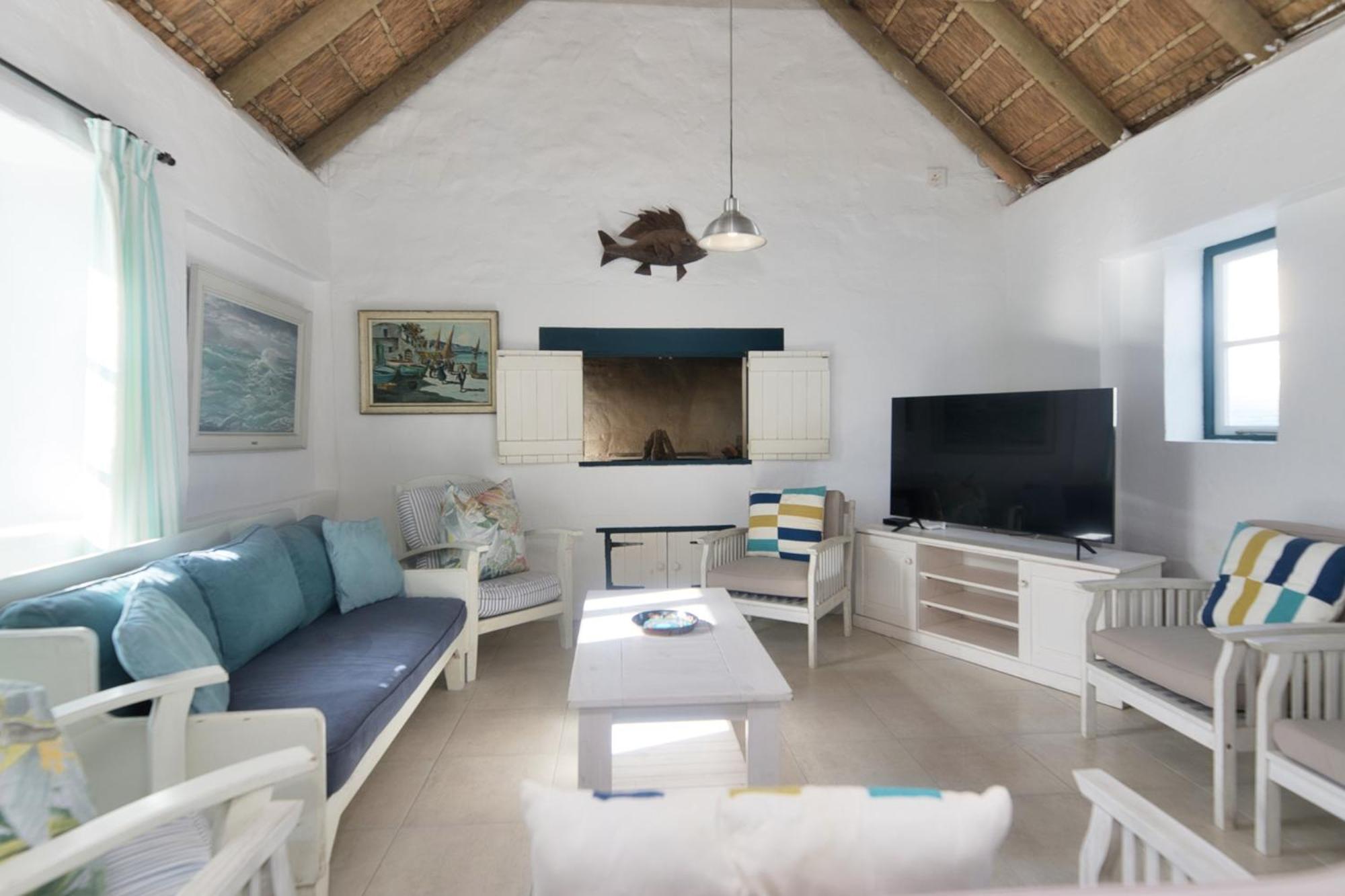 Family Tides in Langezandt Struisbaai view 3