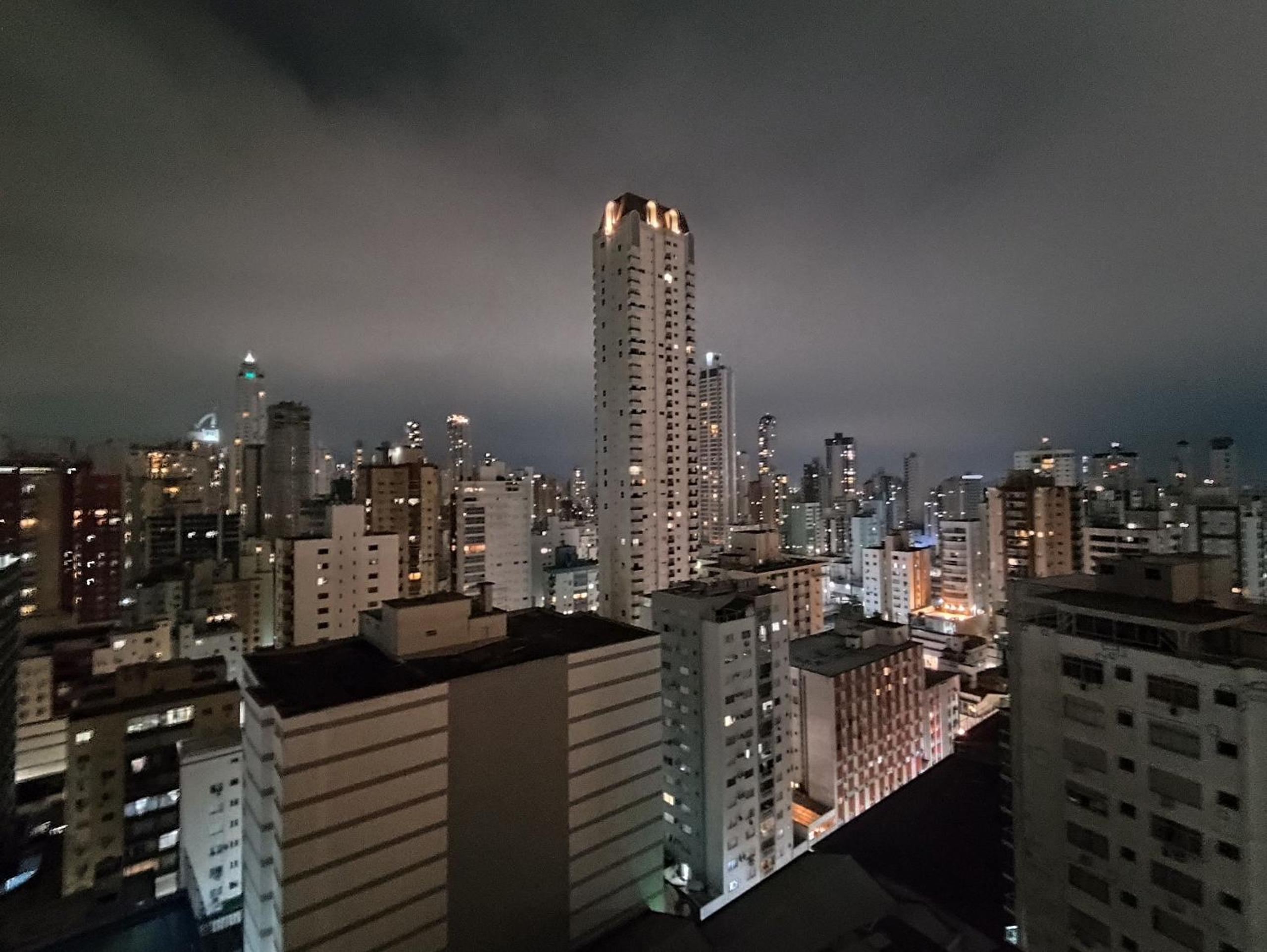 AV CENTRAL - CORAÇÃO DE BALNEÁRIO CAMBORIU! ED IMPERADOR