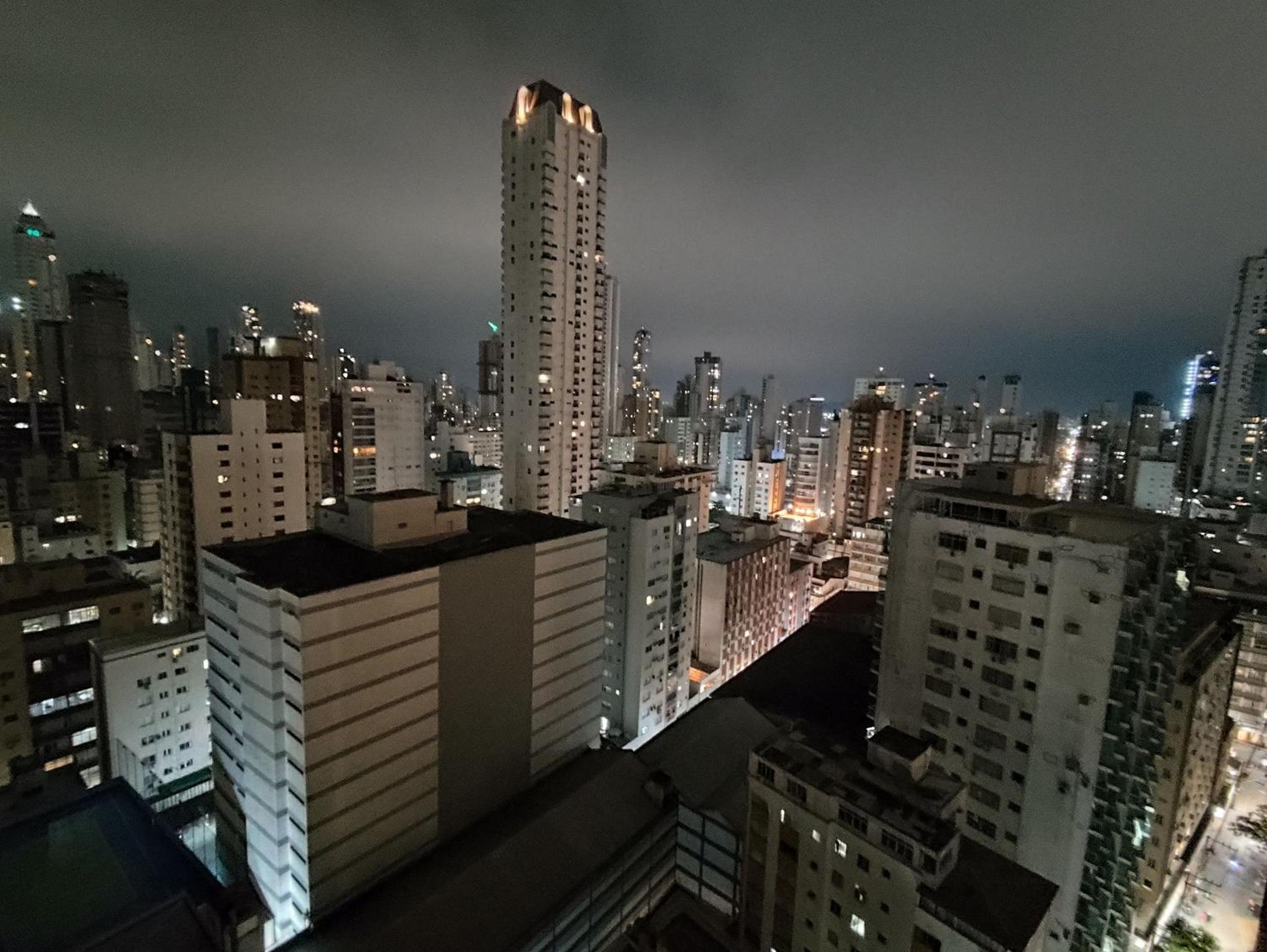 AV CENTRAL - CORAÇÃO DE BALNEÁRIO CAMBORIU! ED IMPERADOR