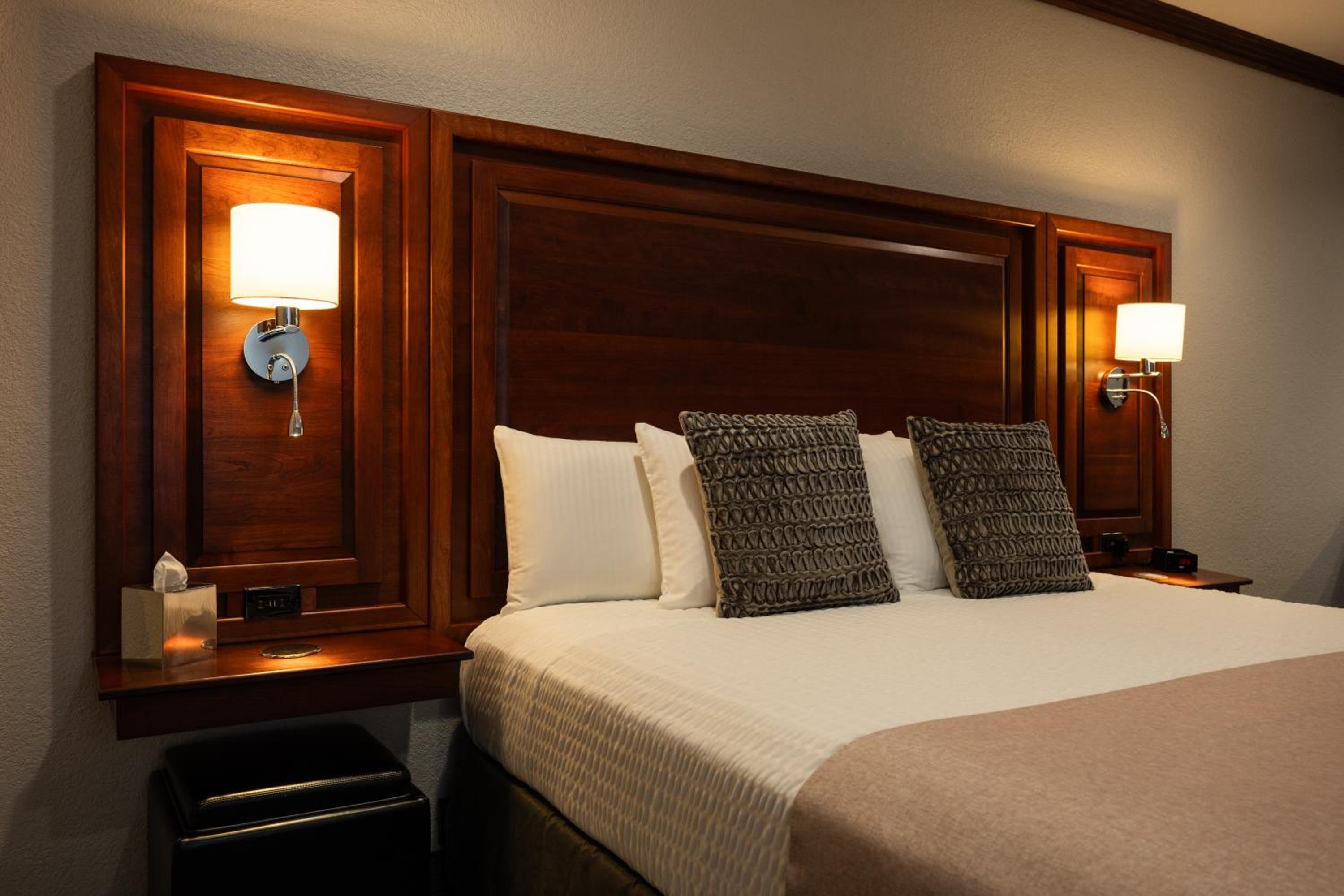 Hillsdale College Dow Hotel and Conference Center