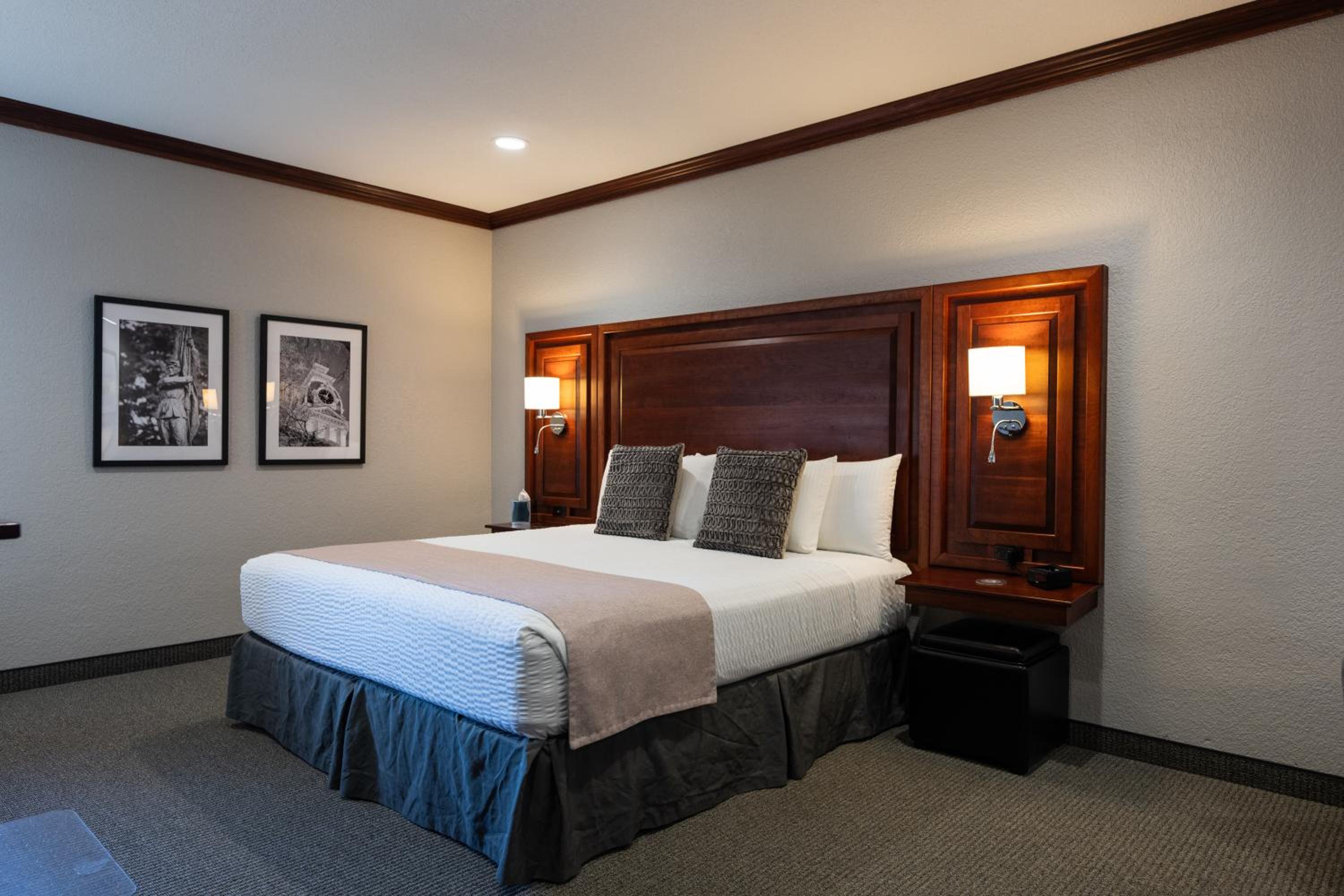 Hillsdale College Dow Hotel and Conference Center