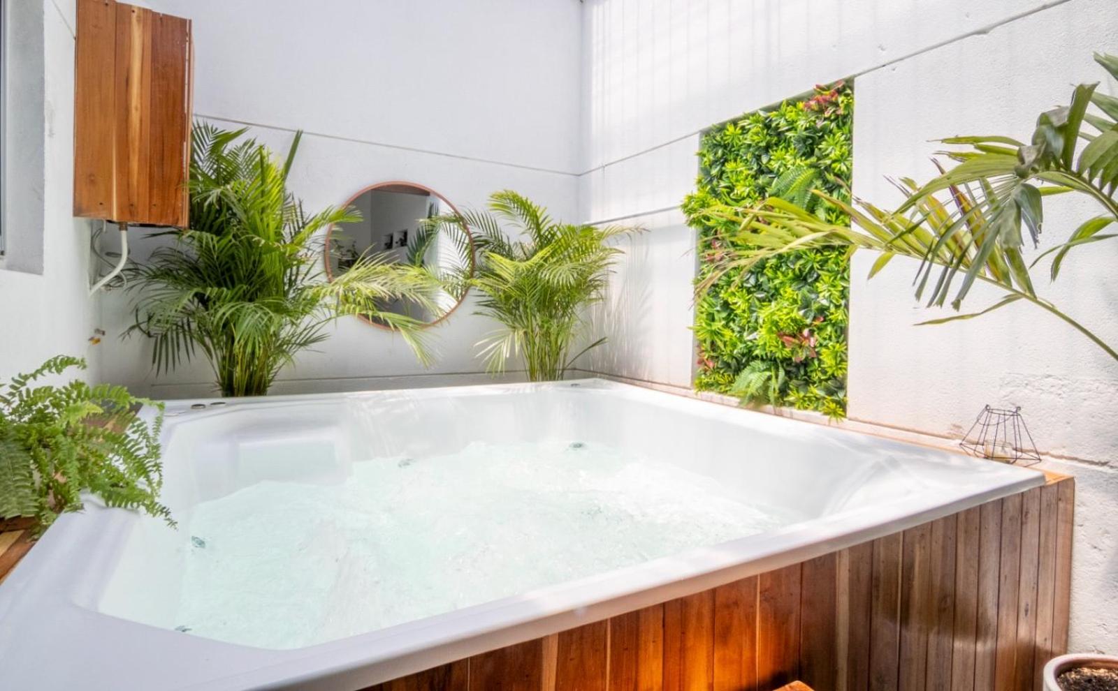 Chic House whit Jacuzzi