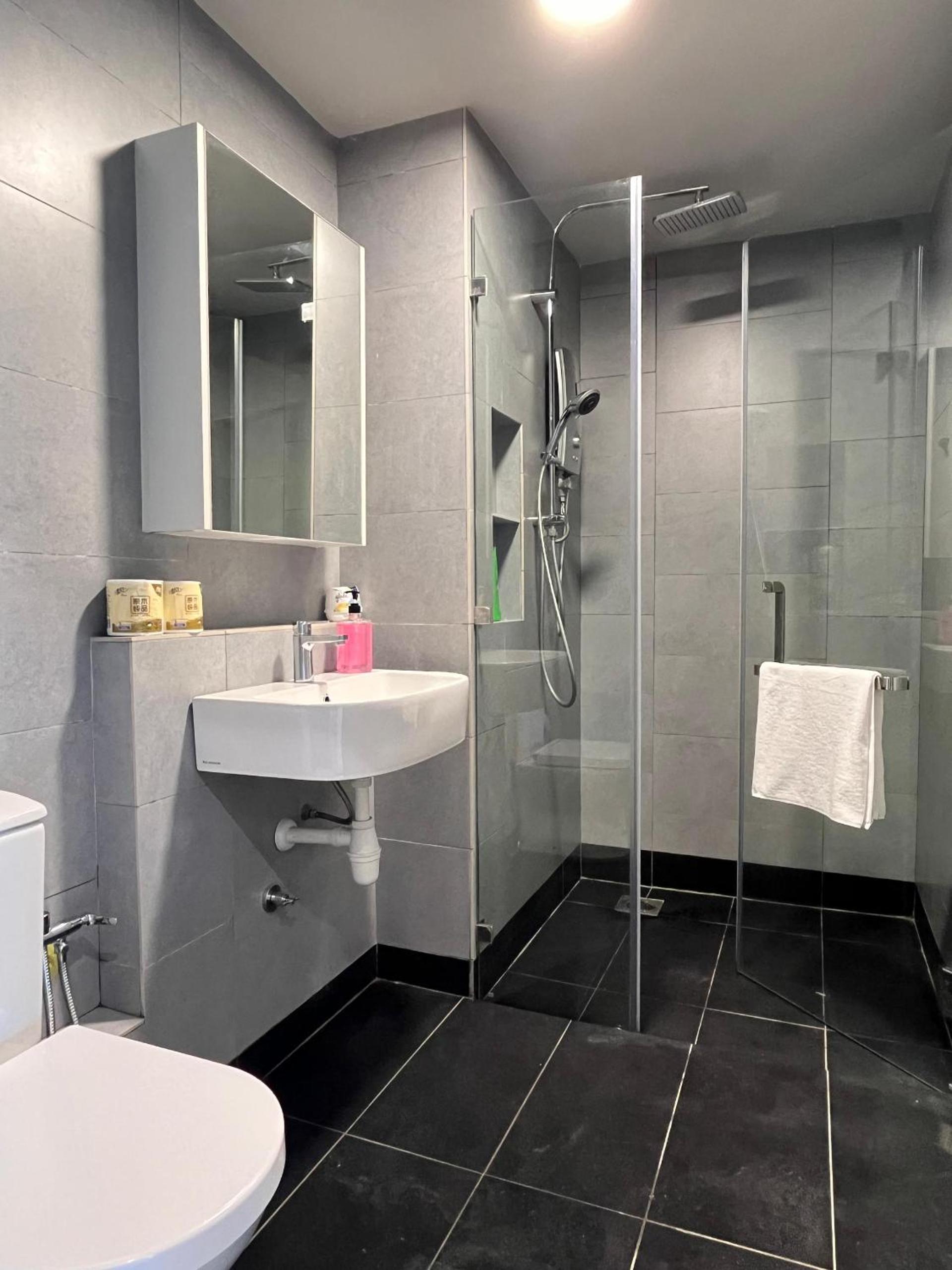 JQ Citypads HighFloorView with WIFI 2R1B FOR 5Pax photo 5
