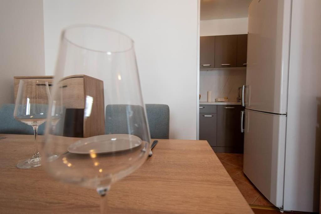 Augusta - Central, spacious with easy parking option view 4