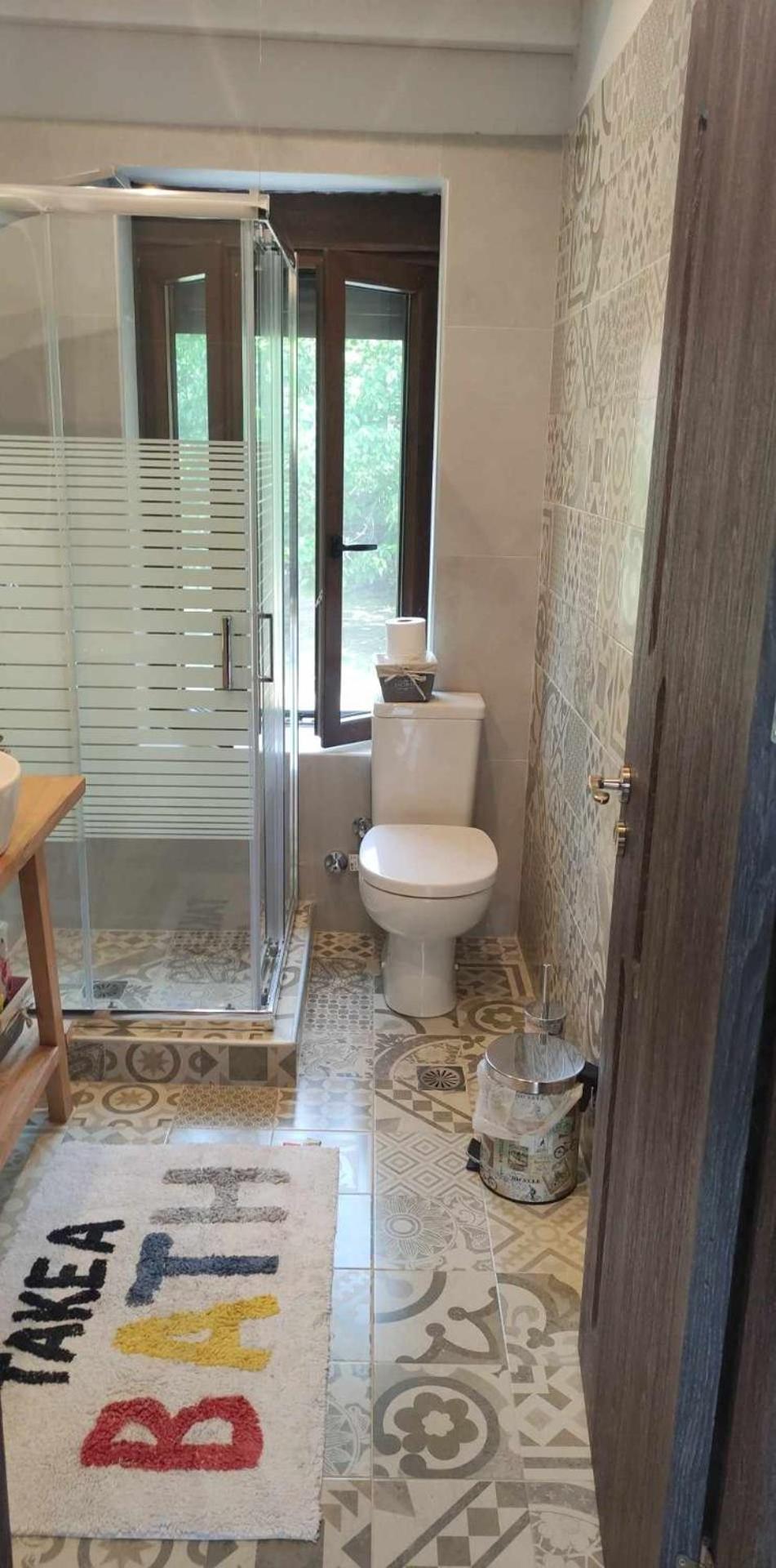 Stonehouse Karidis