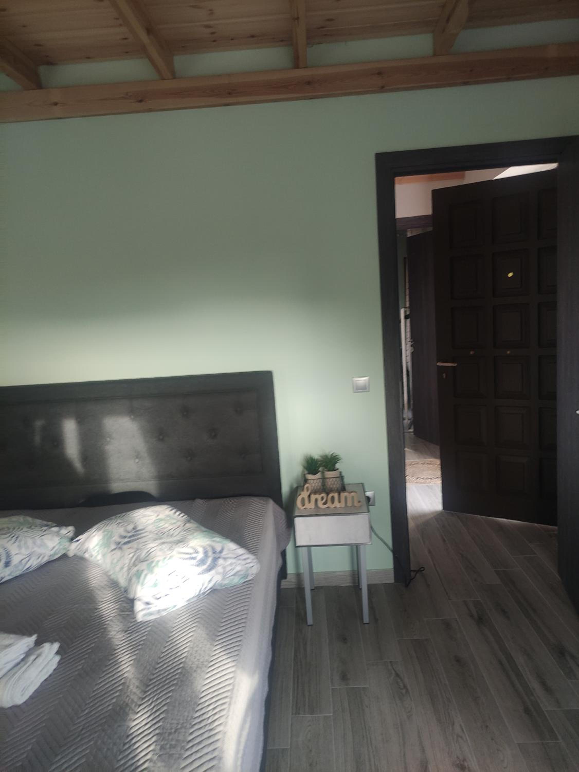 Stonehouse Karidis