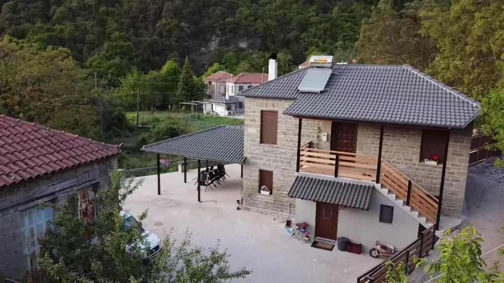 Stonehouse Karidis