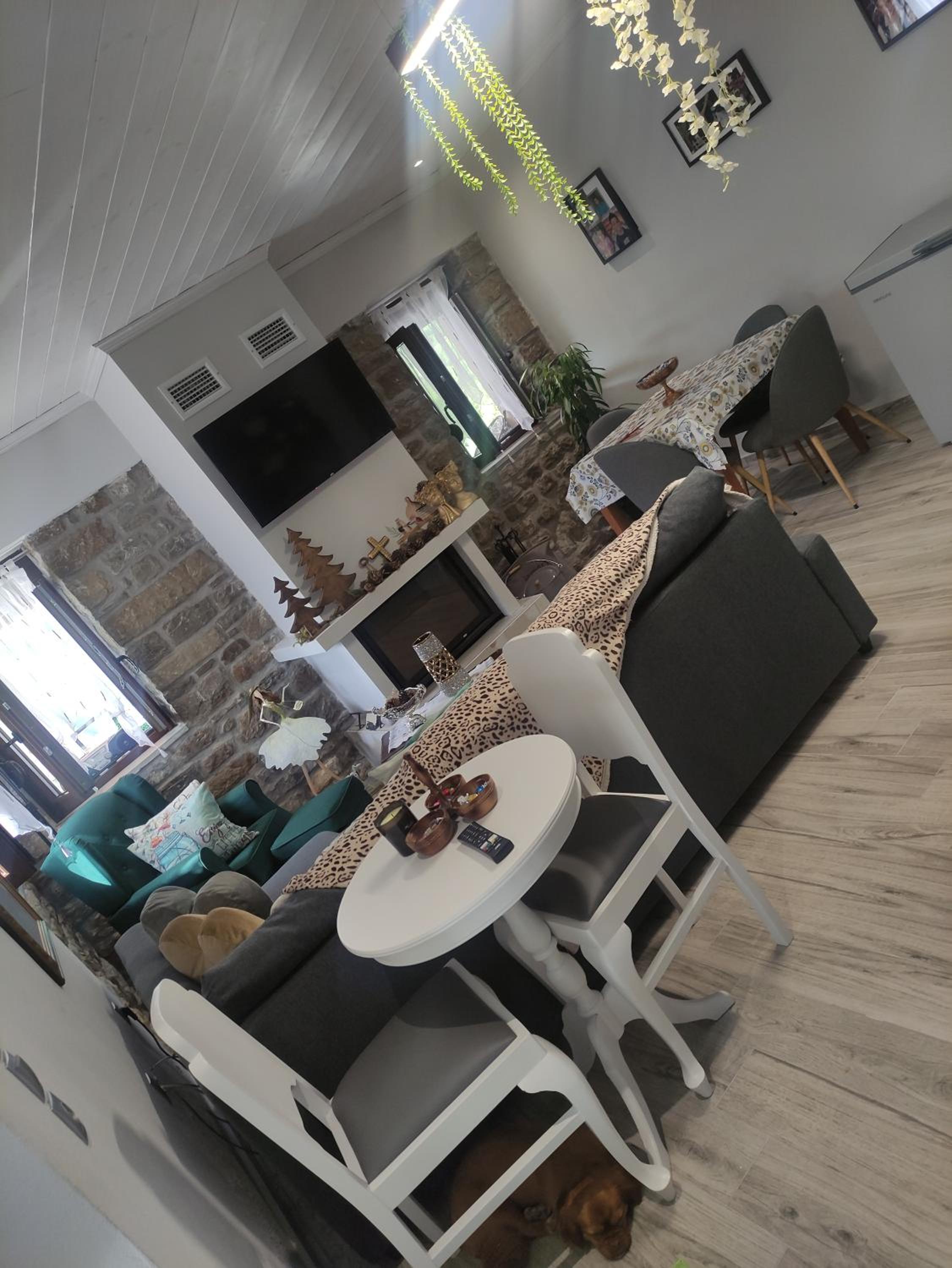 Stonehouse Karidis