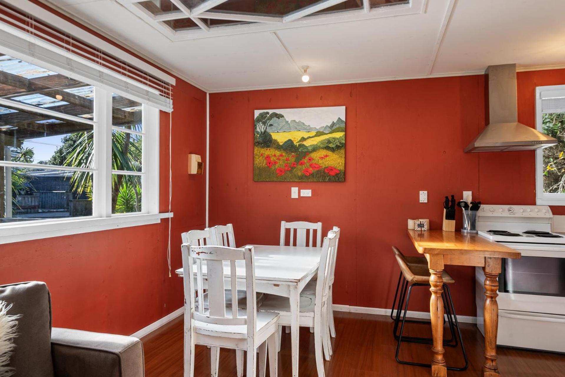 CocoLoco - Waitarere Beach Holiday Home