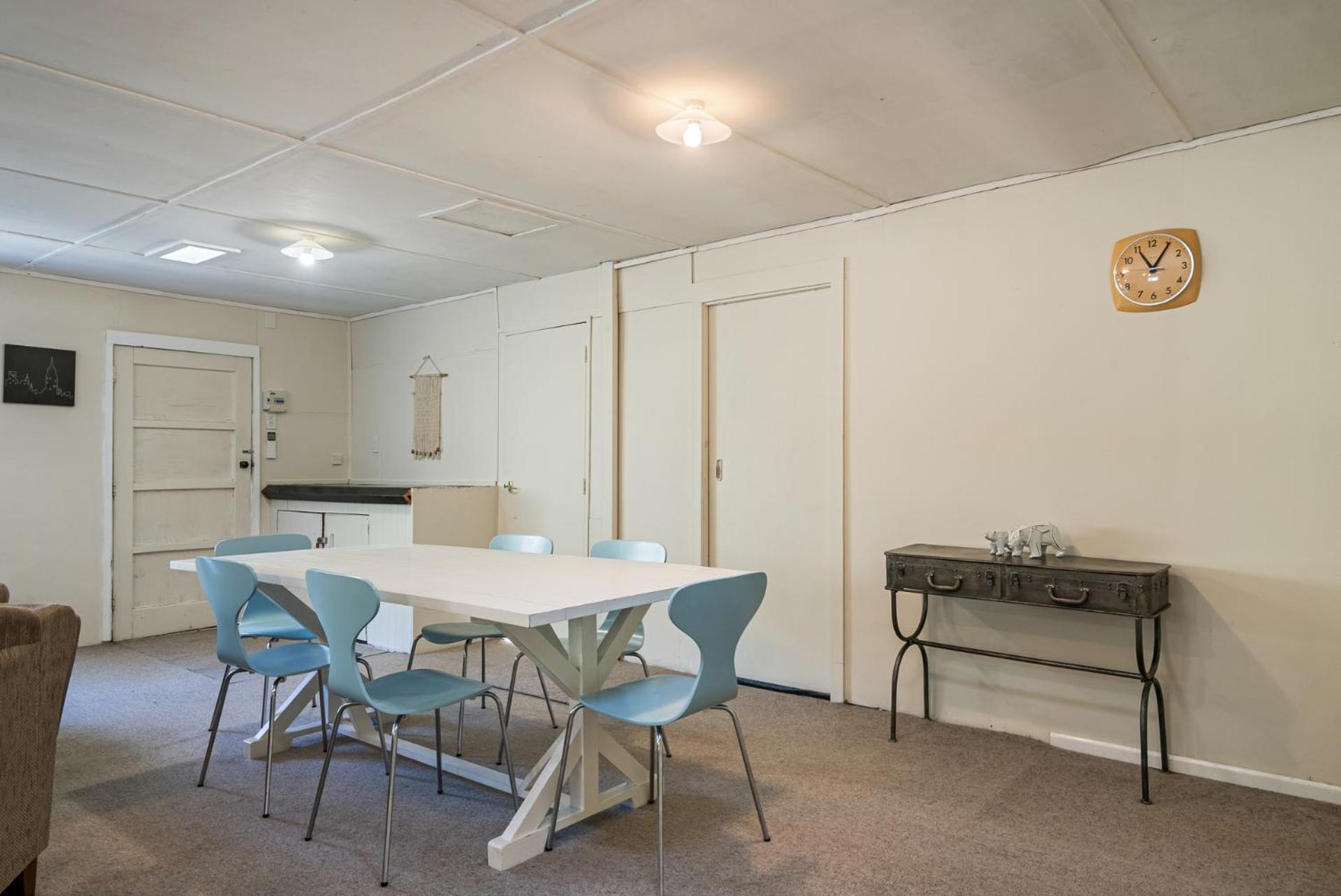 CocoLoco - Waitarere Beach Holiday Home
