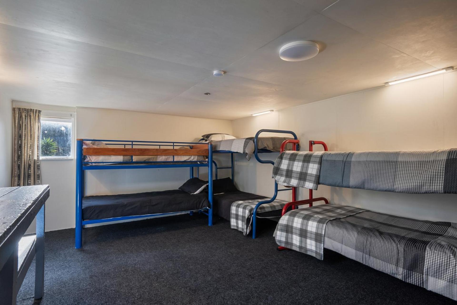 CocoLoco - Waitarere Beach Holiday Home