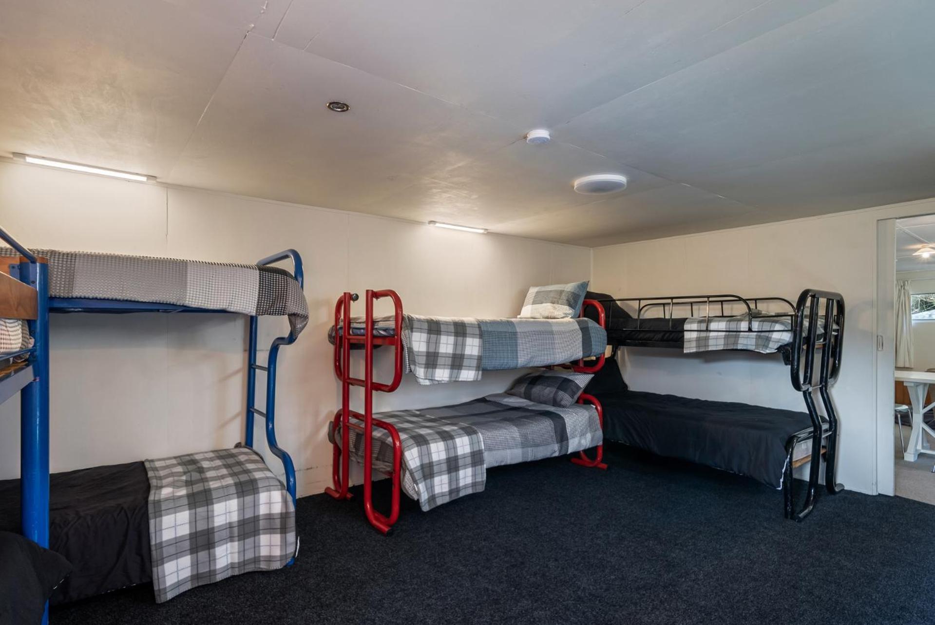 CocoLoco - Waitarere Beach Holiday Home