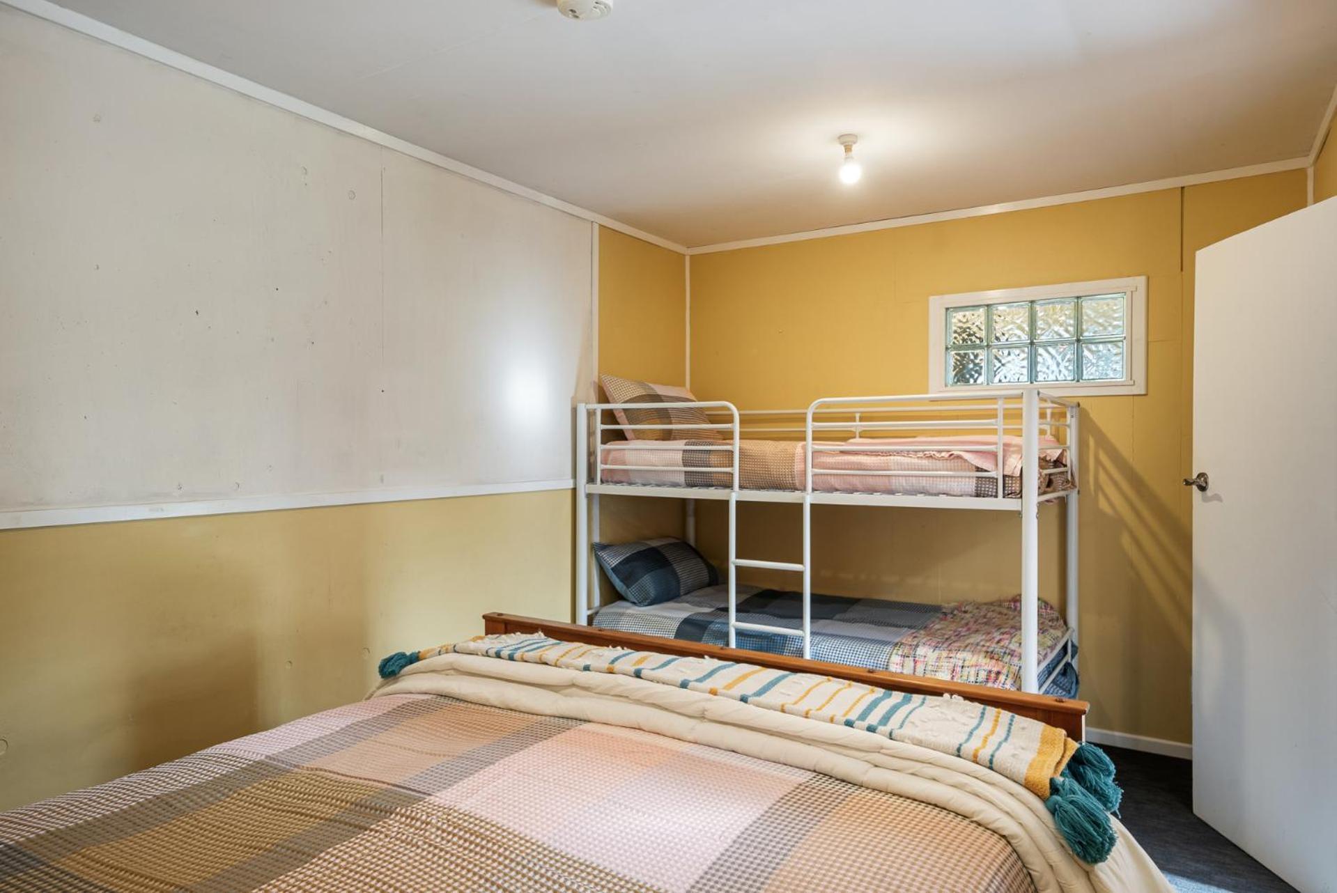 CocoLoco - Waitarere Beach Holiday Home