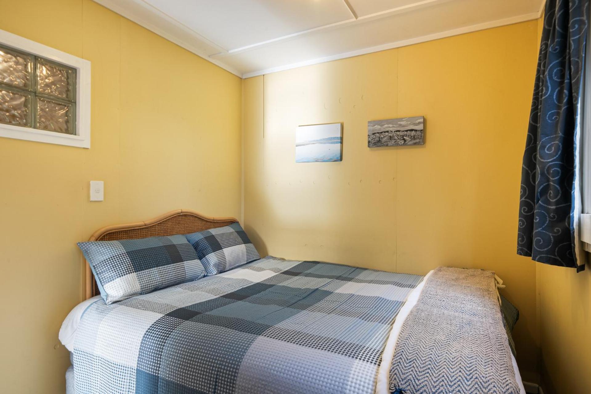 CocoLoco - Waitarere Beach Holiday Home