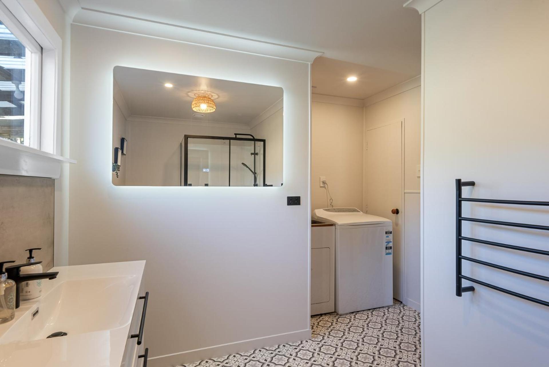 CocoLoco - Waitarere Beach Holiday Home