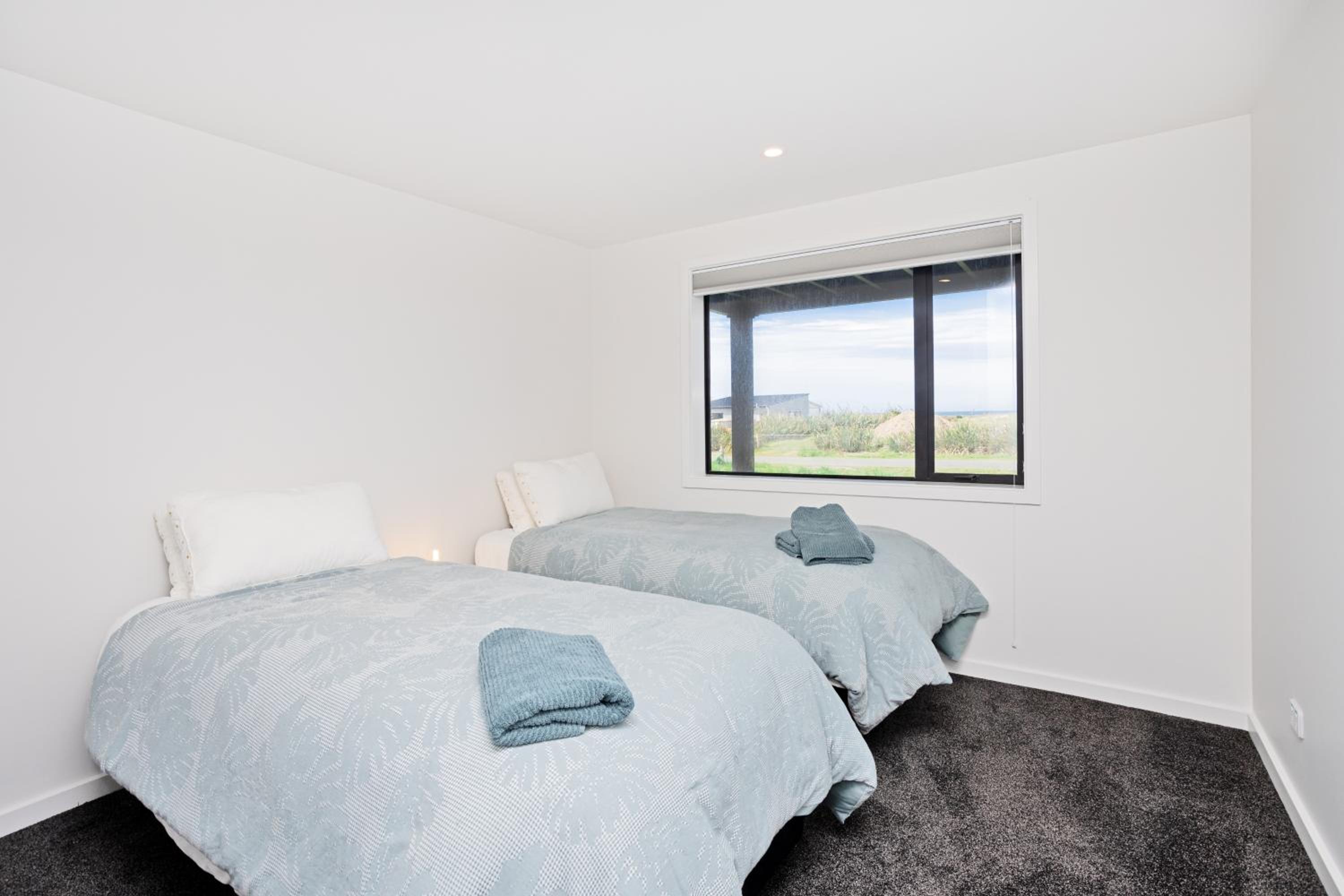 Southern Breeze - Colac Bay Beach House view 3