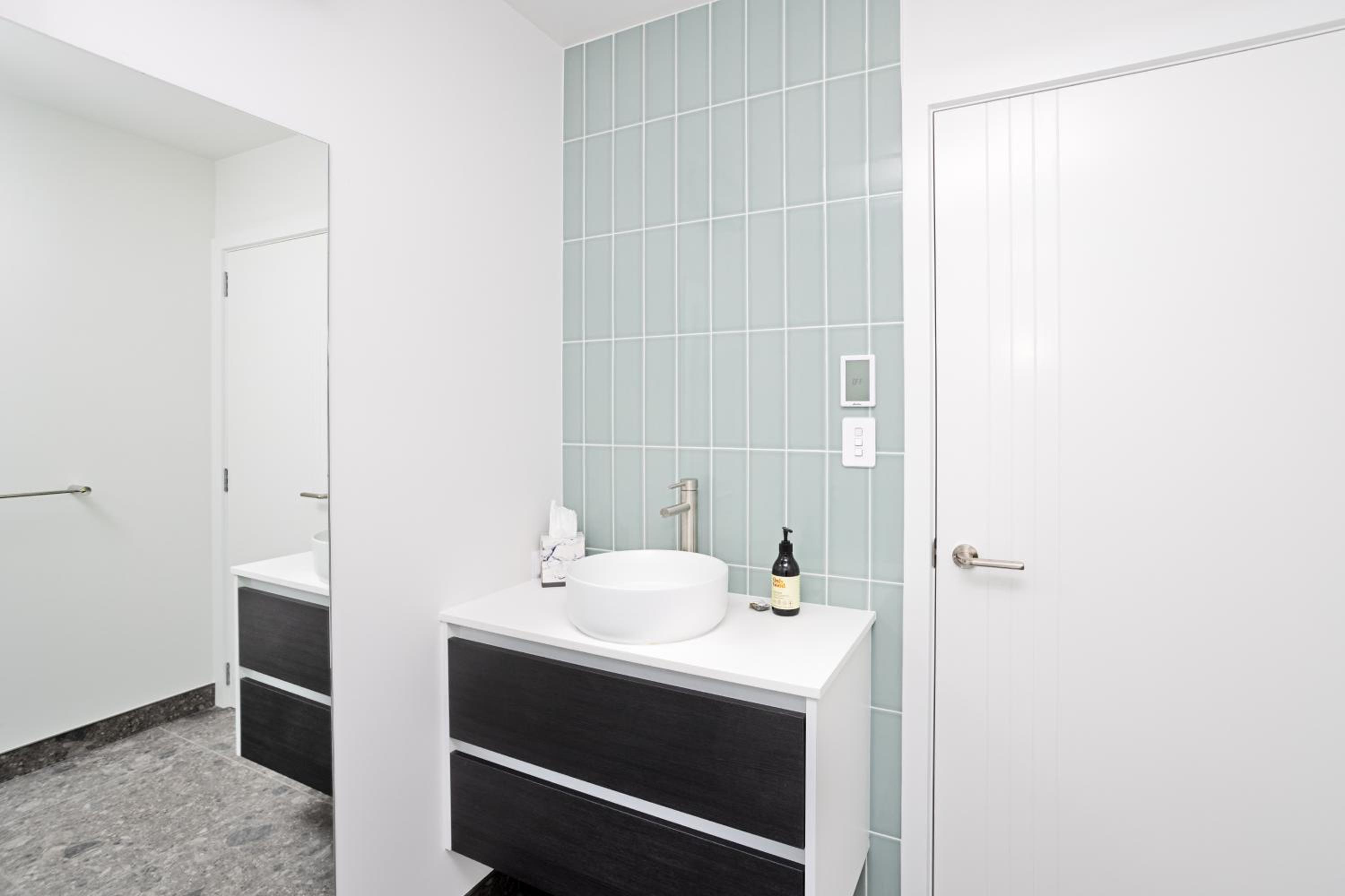 Southern Breeze - Colac Bay Beach House view 5