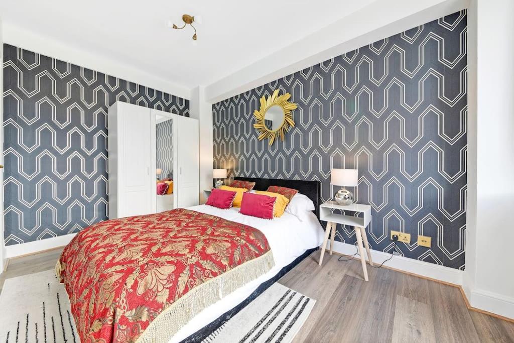 Stylish & Comfy Chelsea Haven Walk to Tube & Bus