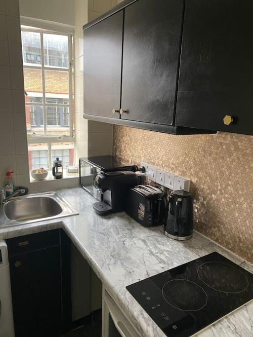Stylish & Comfy Chelsea Haven Walk to Tube & Bus