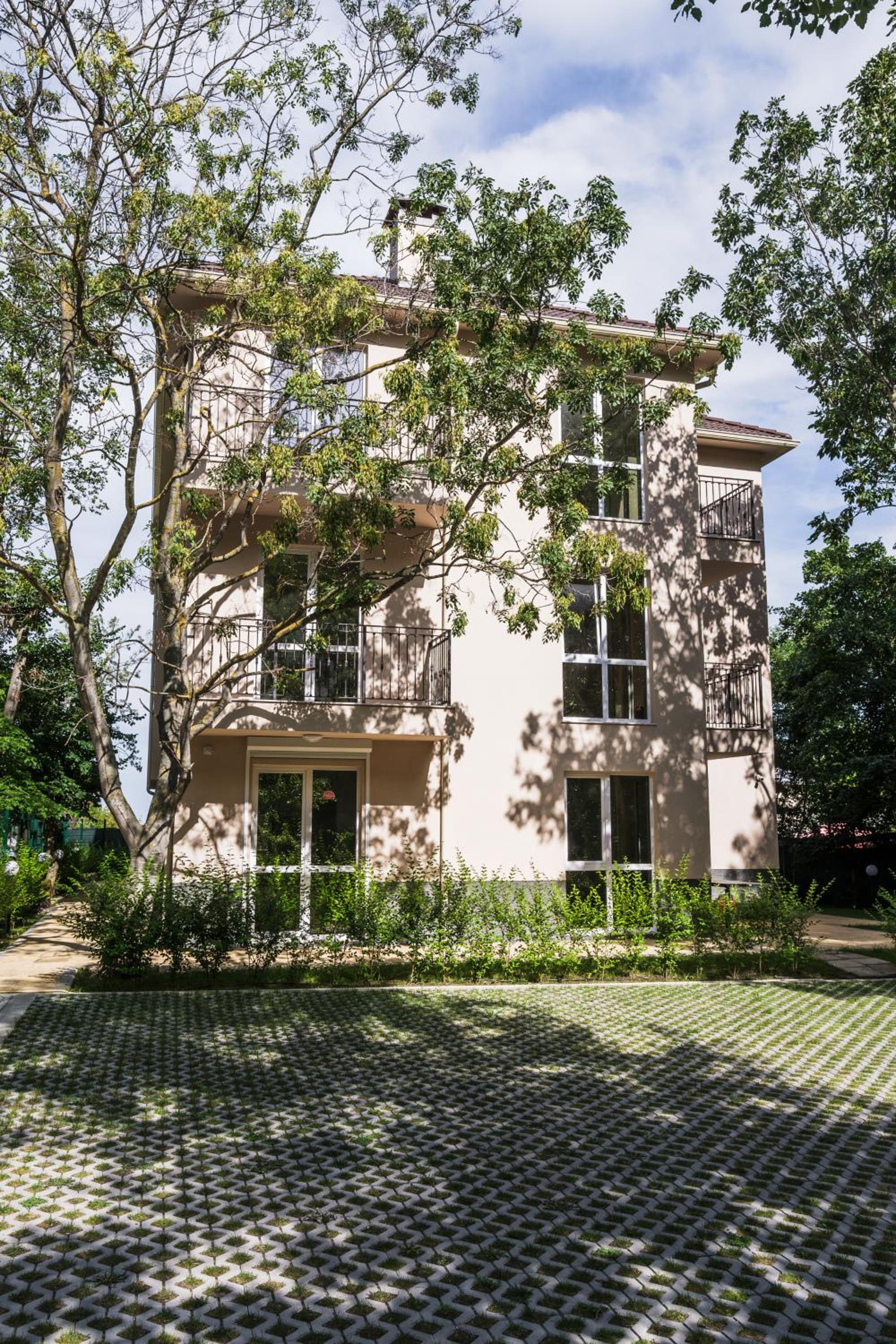 Garden Apartment Fichoza 1 - 80 m from the see