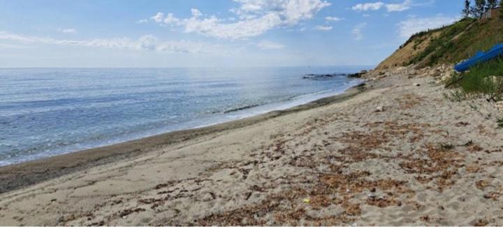 Garden Apartment Fichoza 1 - 80 m from the see
