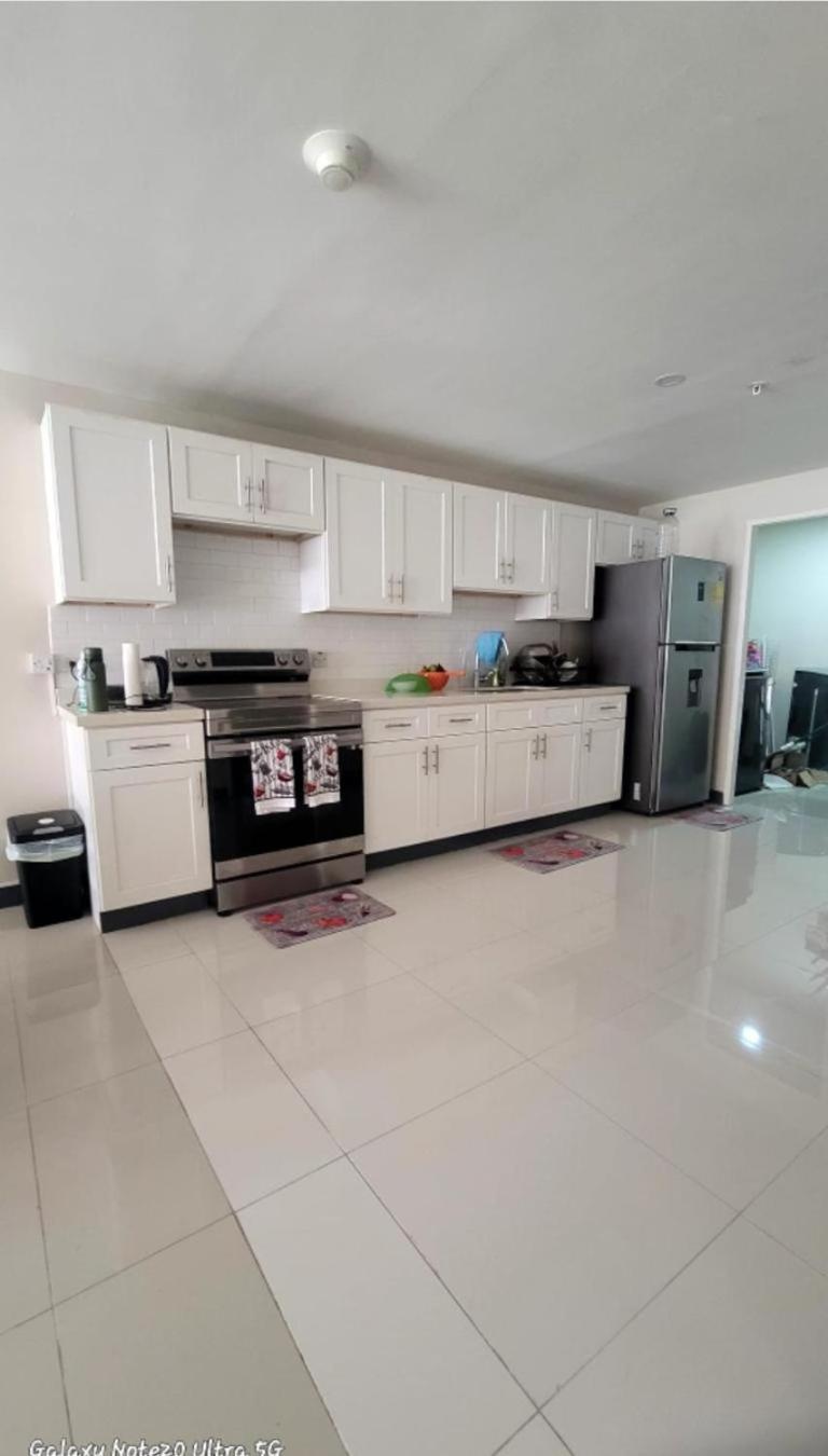 2 Bed-Sleeps 5-Private Garden-Free Parking