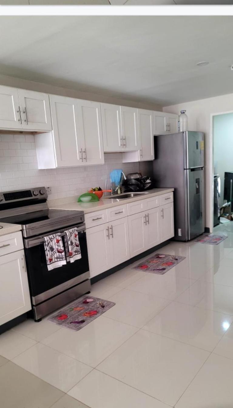 2 Bed-Sleeps 5-Private Garden-Free Parking
