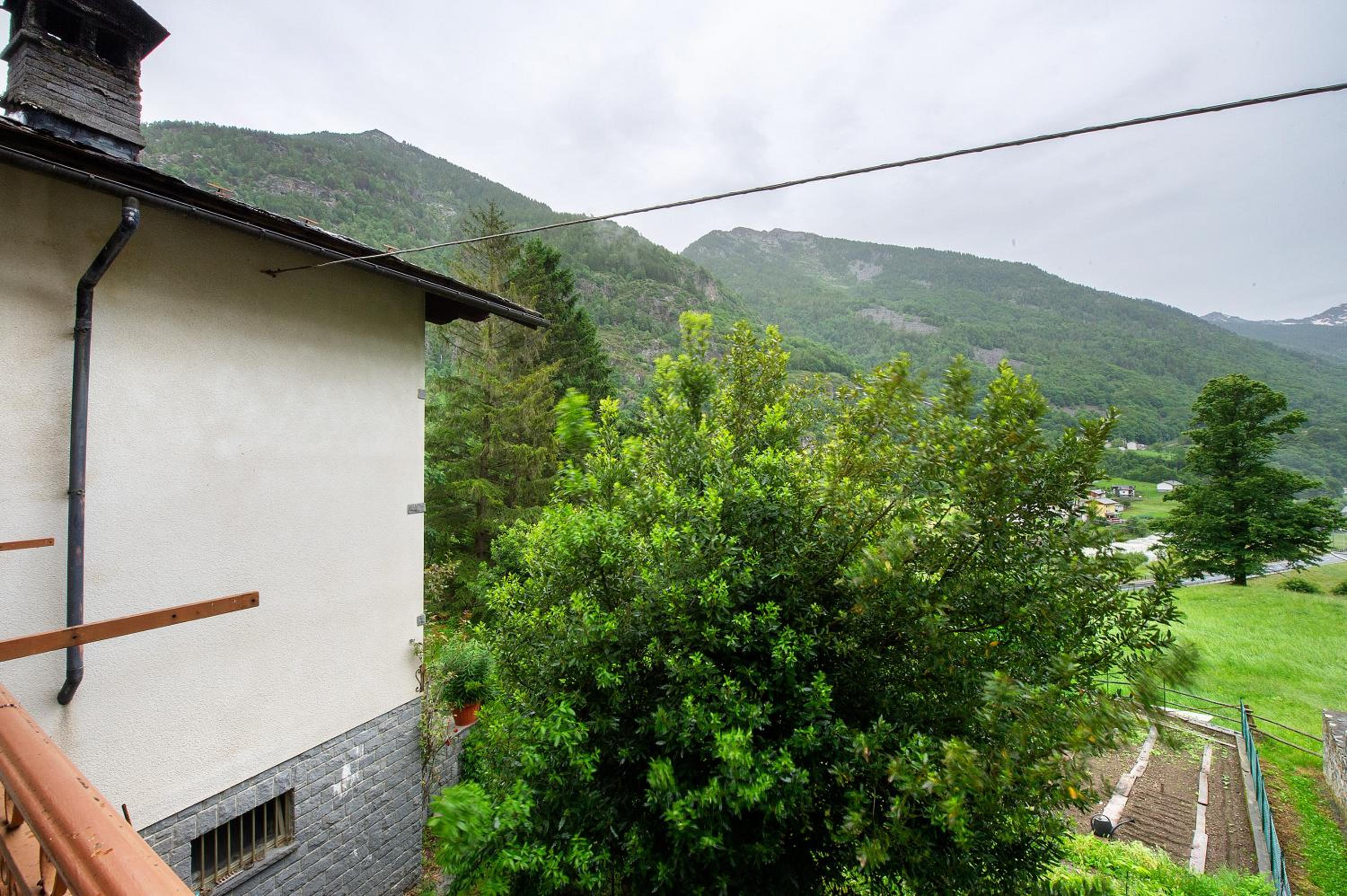 Luéisch Ketschu near Gressoney