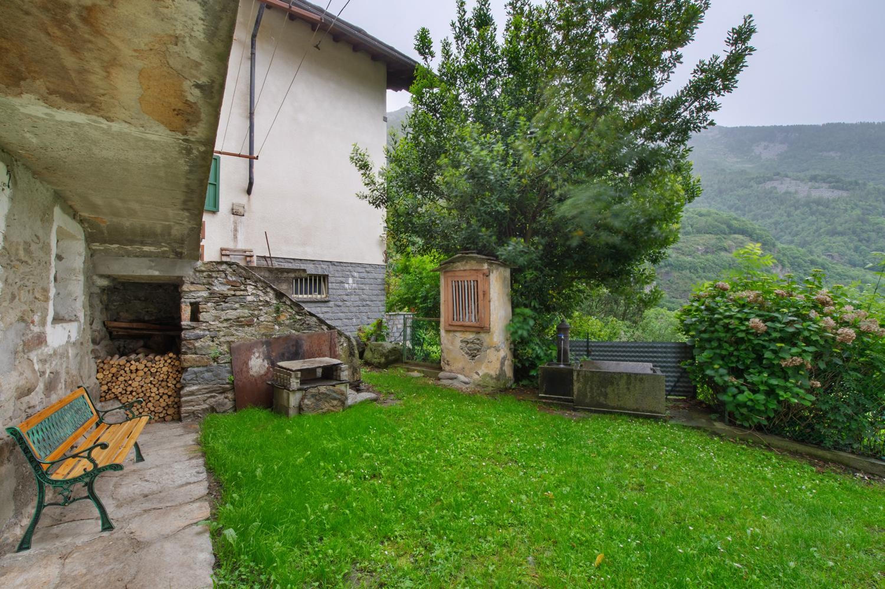 Luéisch Ketschu near Gressoney