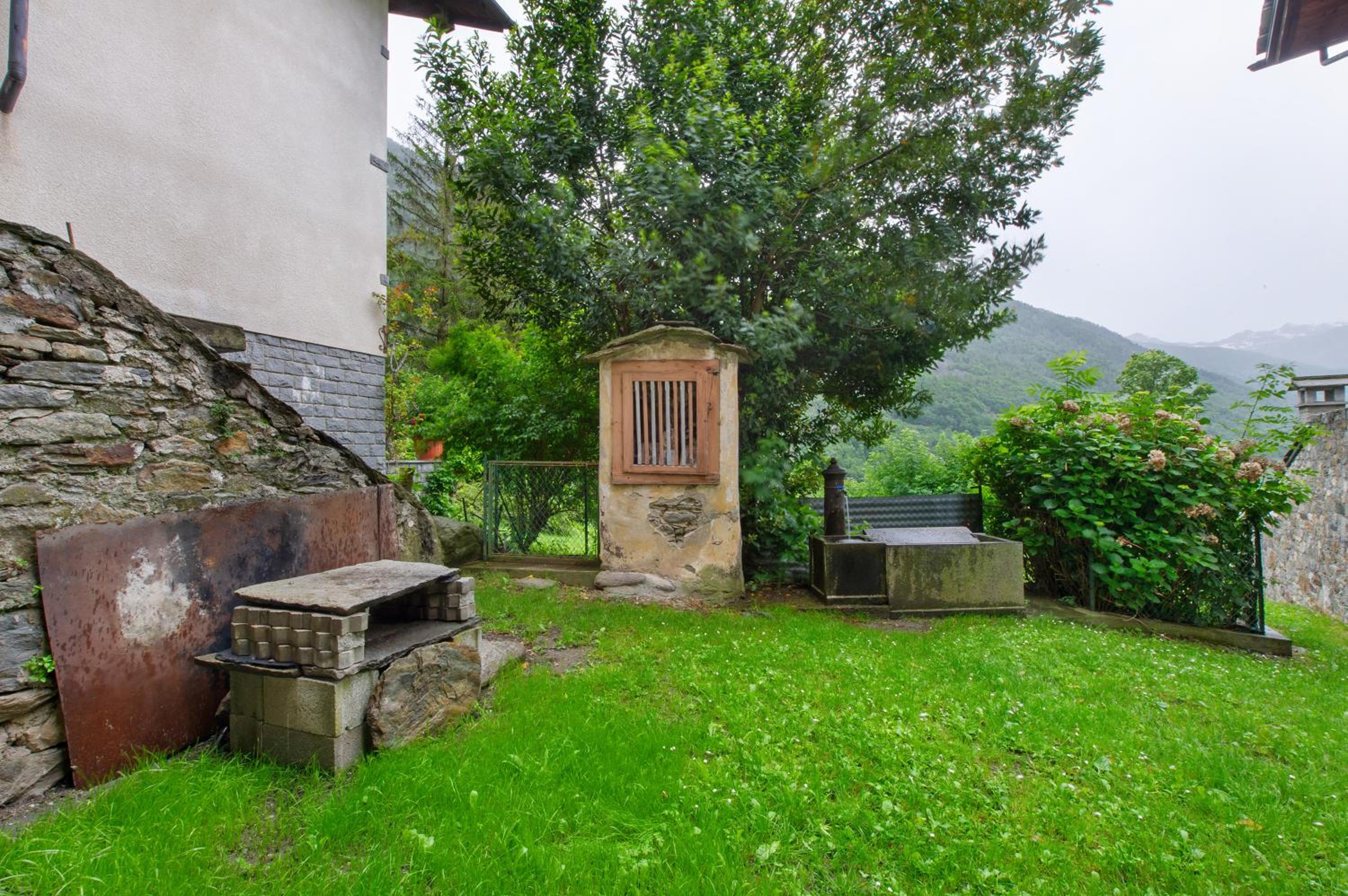 Luéisch Ketschu near Gressoney
